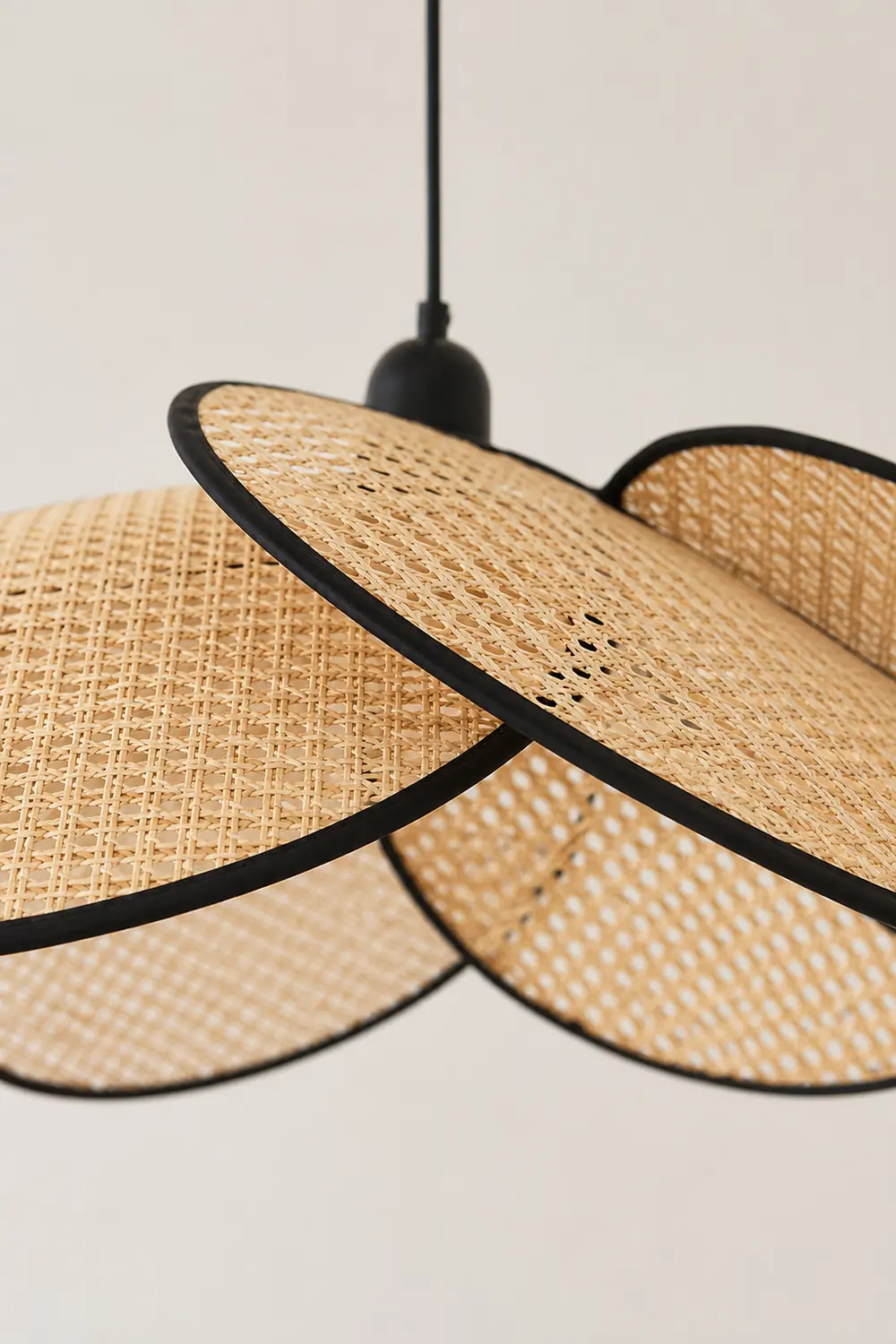 Campbell Rattan Pendant Lamp - Lumpaz