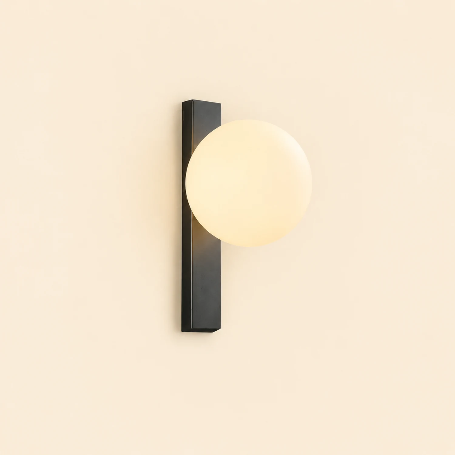 Minimalist Simple White Ball Wall Light - Lumpaz