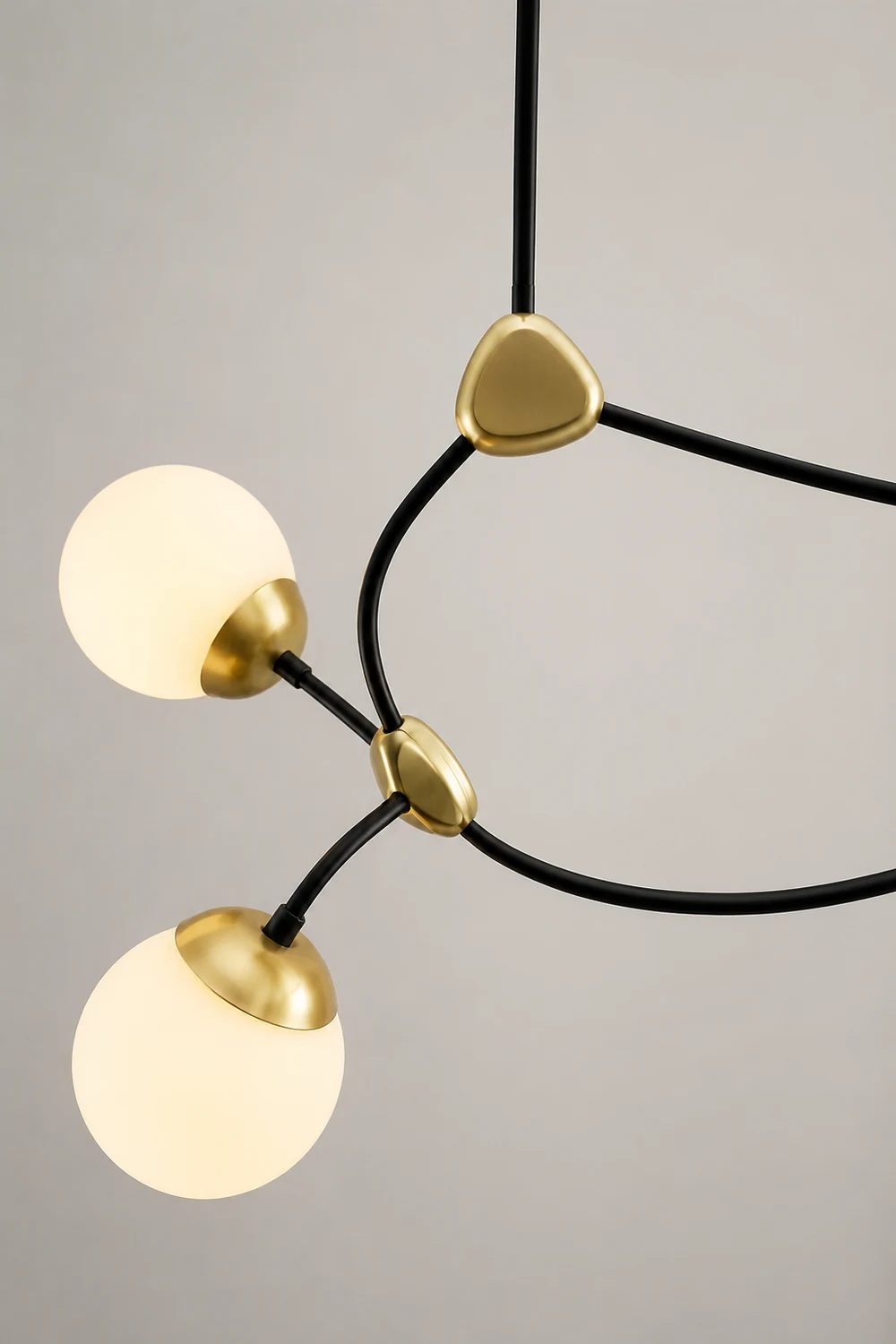 Ivy Vertical Chandelier - Lumpaz