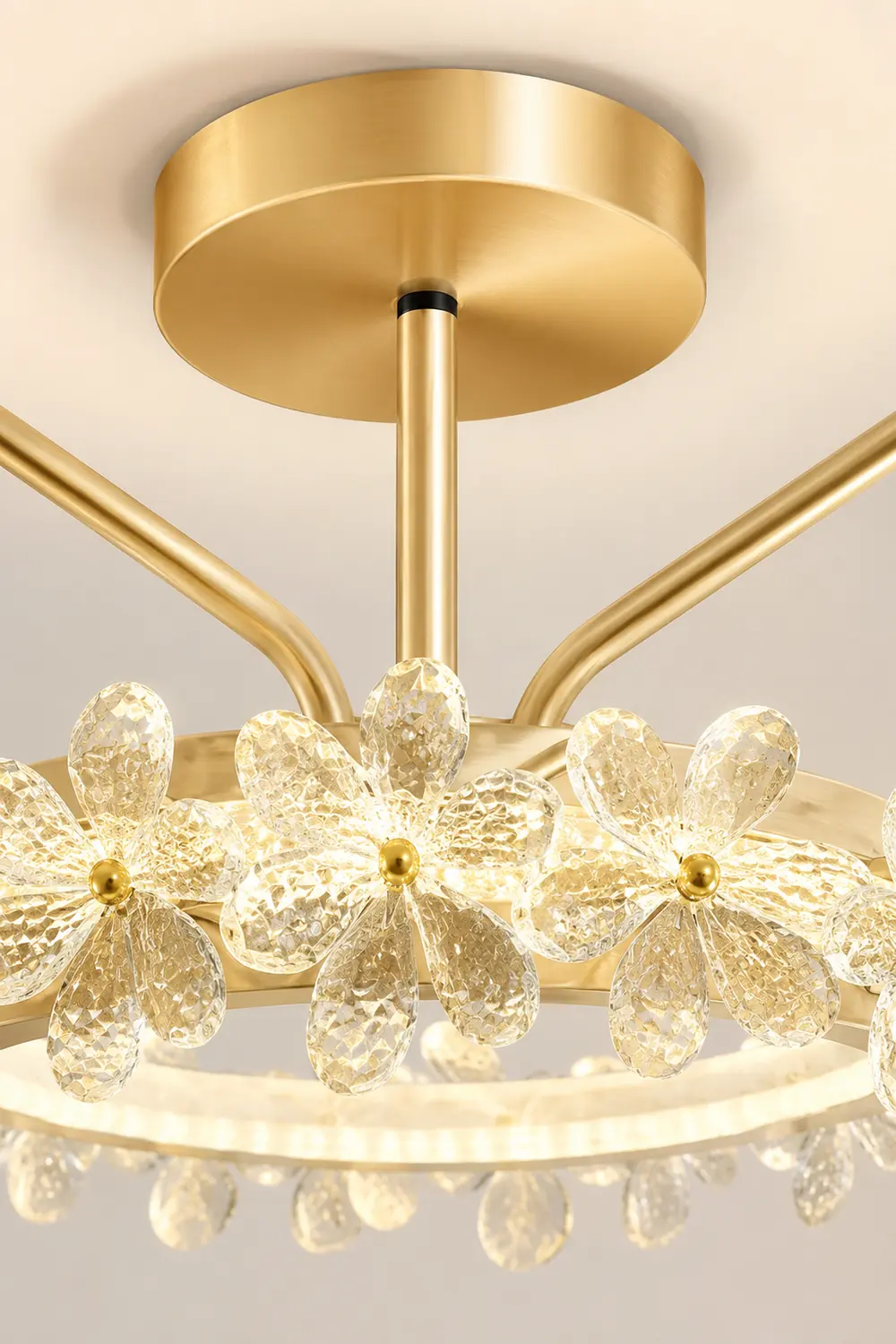 Petal Crown Ceiling Lamp - Lumpaz