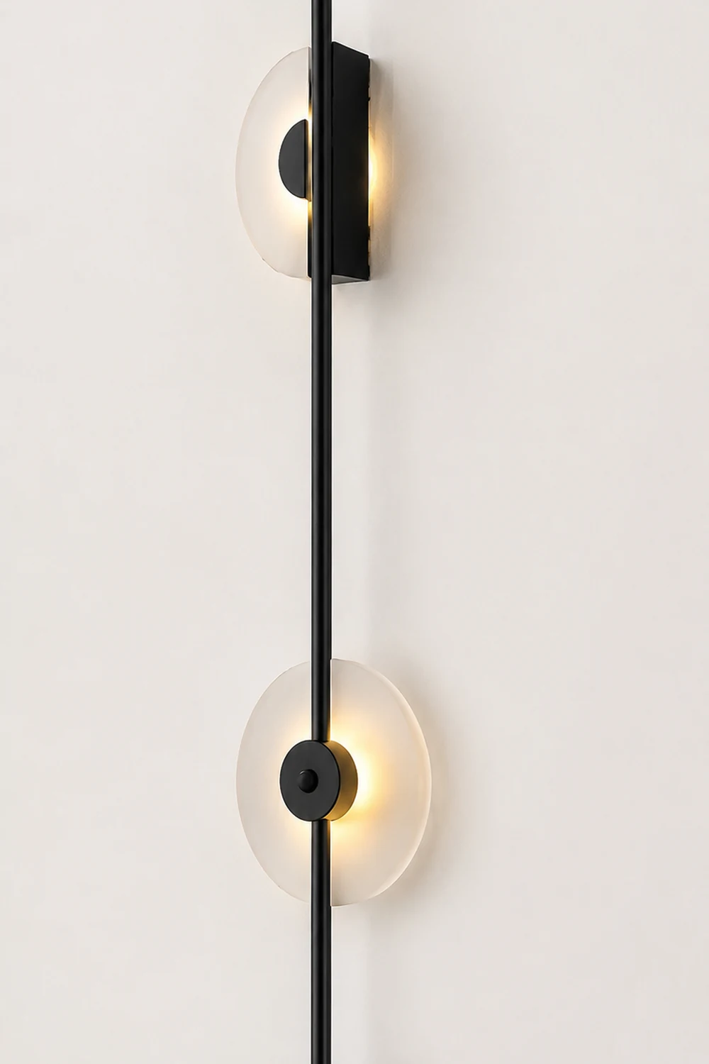 Black Slender Alabaster Wall Lamp - Lumpaz
