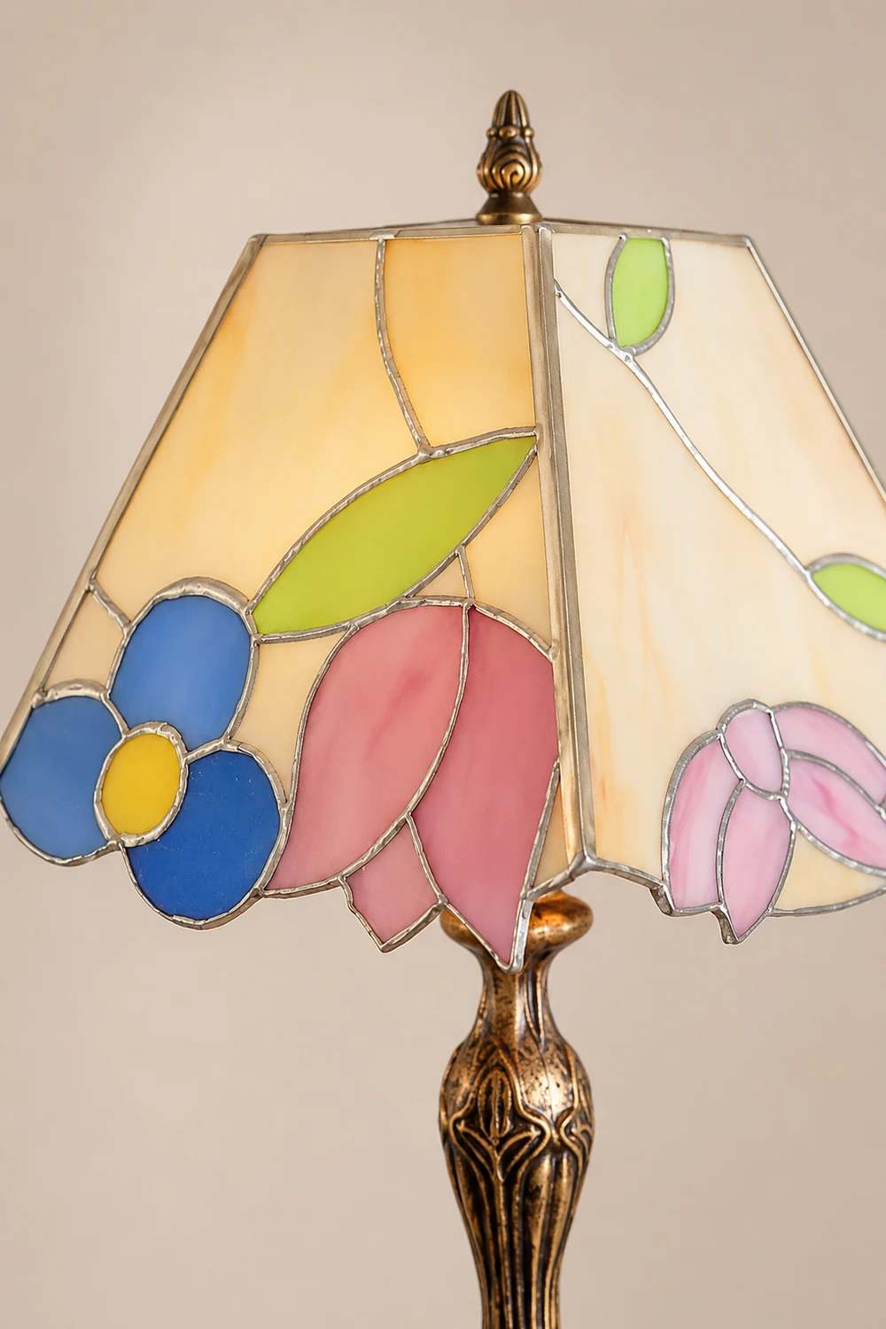Tiffany Table Lamp - Lumpaz