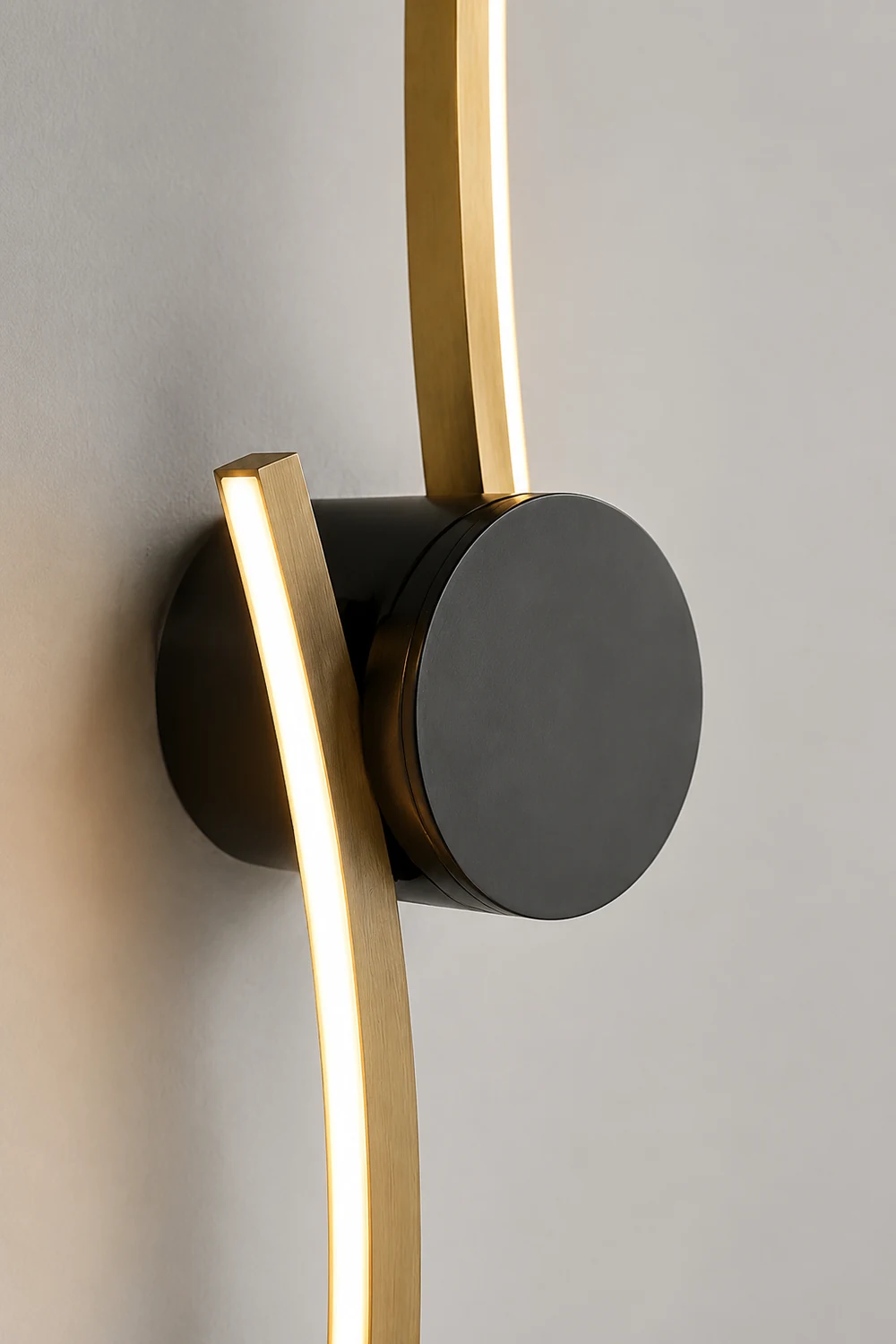 Curved Wall Lamp - Lumpaz