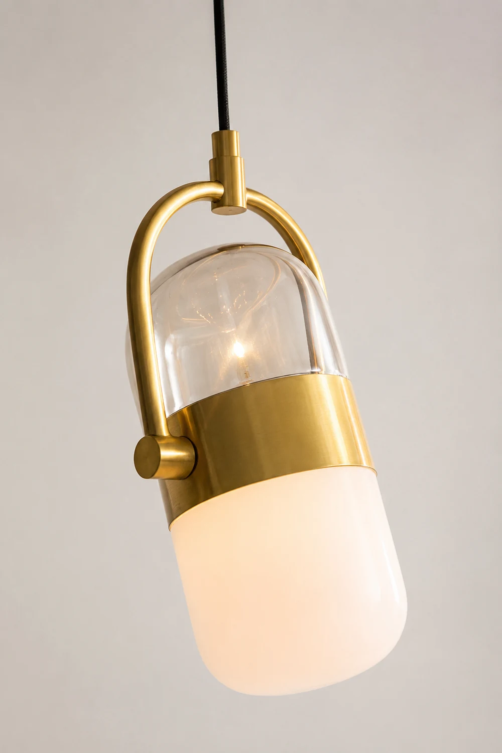 Capsule Rotating Pendant Lamp - Lumpaz