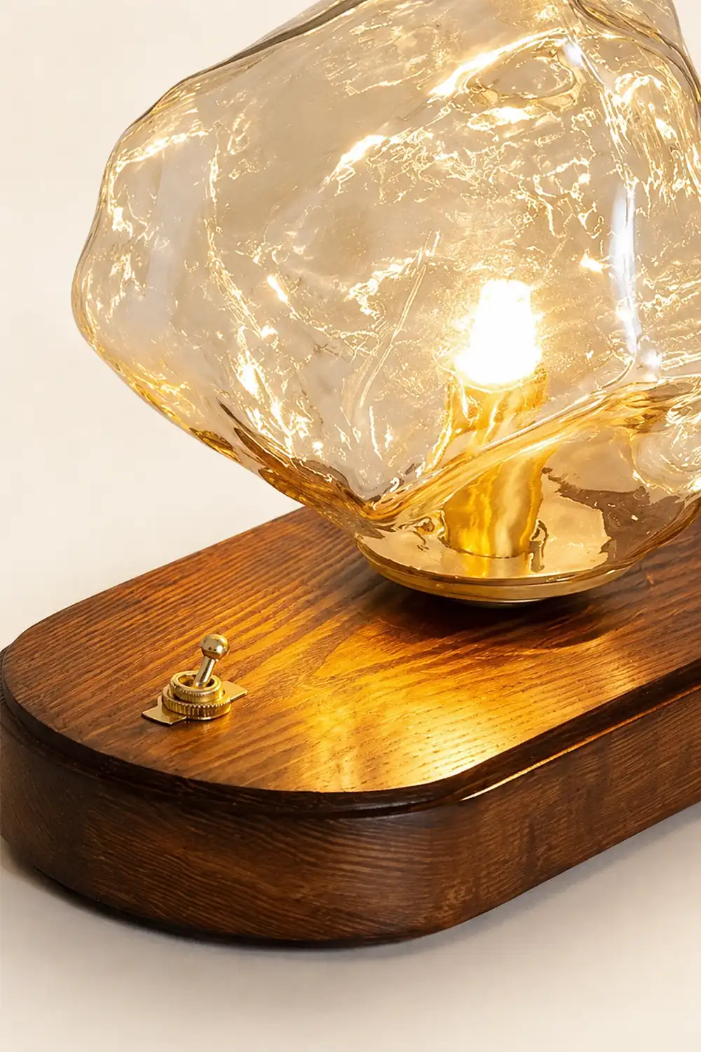 Ice Inspired Table Lamp - Lumpaz