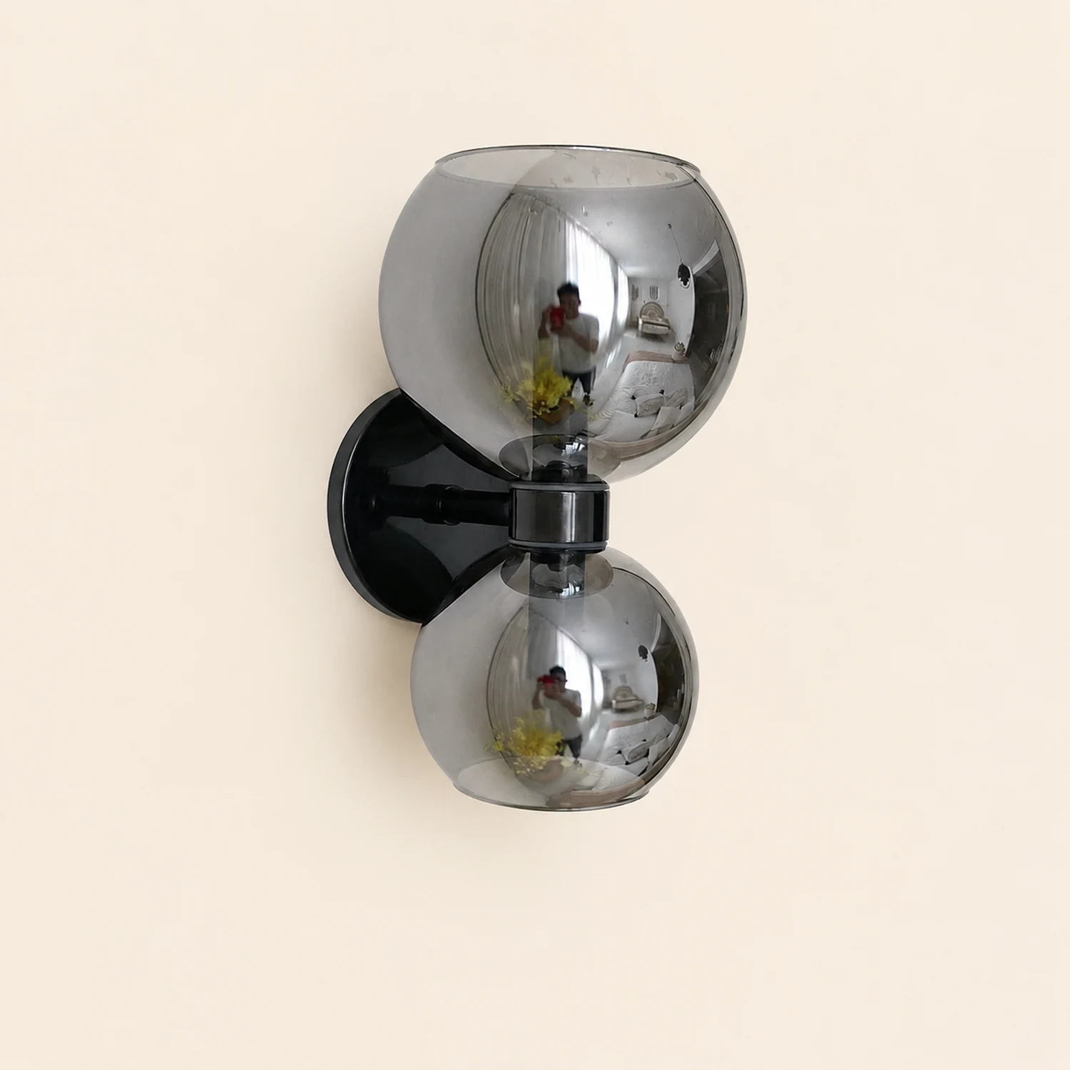 Round White Glass Bedroom Wall Lamp - Lumpaz
