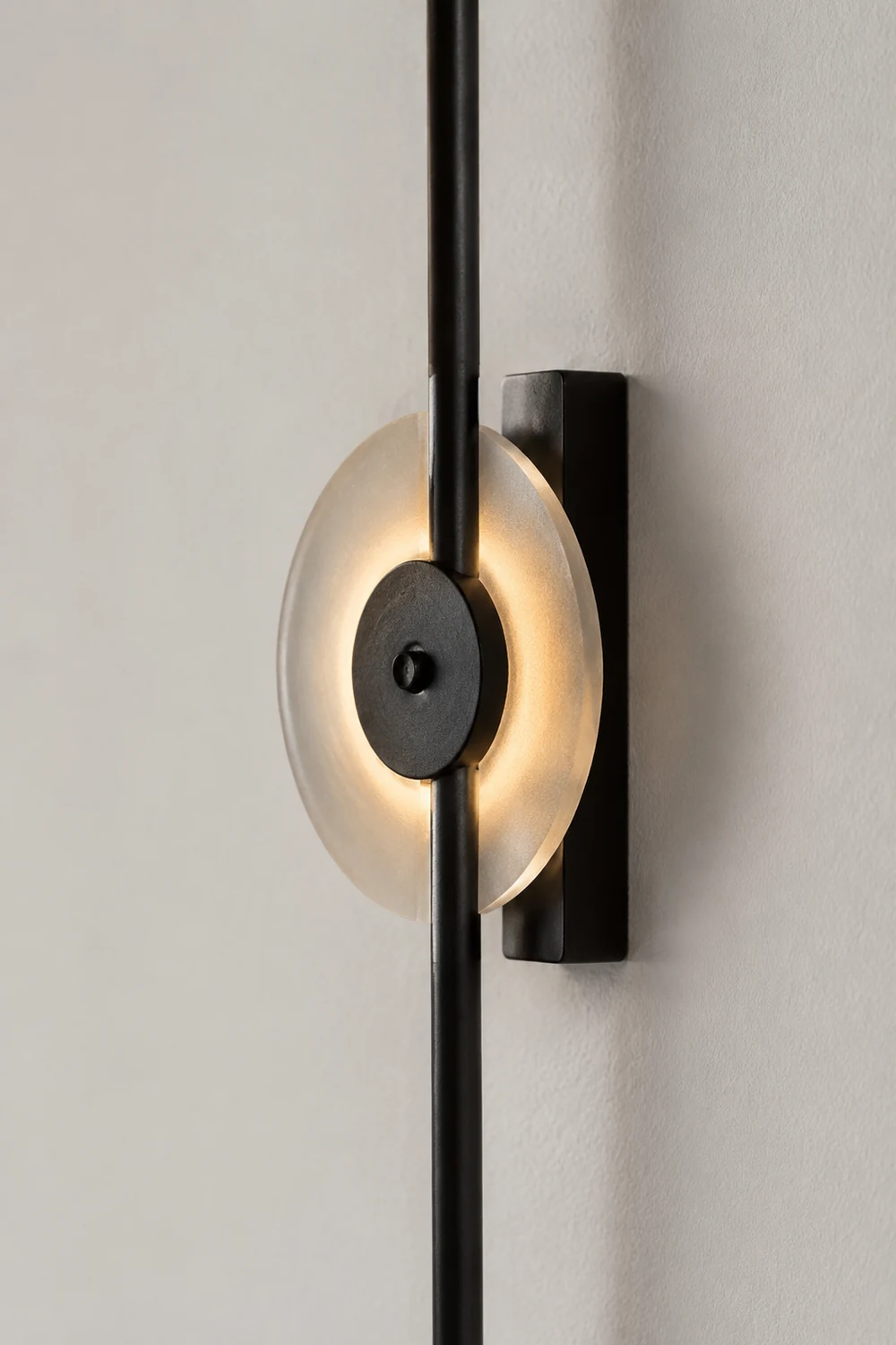 Black Slender Alabaster Wall Lamp - Lumpaz