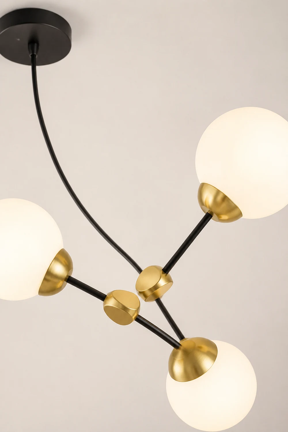 Ivy Vertical Chandelier - Lumpaz