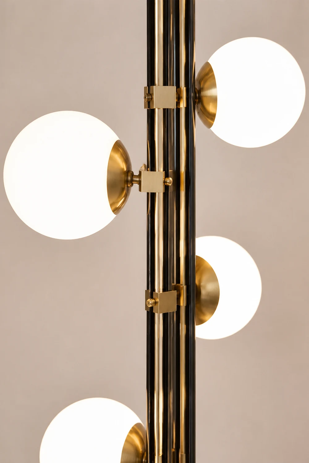 Planeta Floor Lamp - Lumpaz
