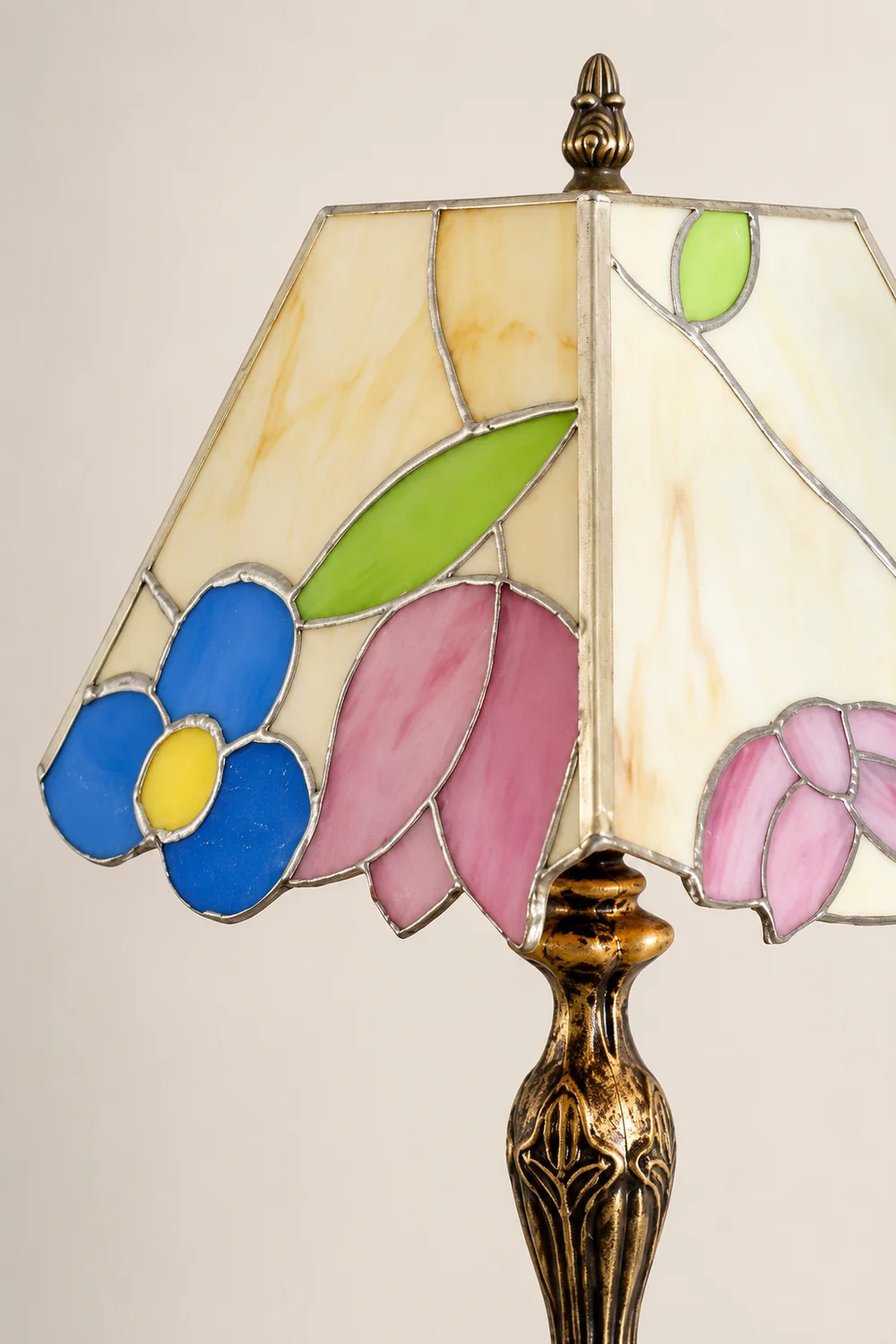 Tiffany Table Lamp - Lumpaz