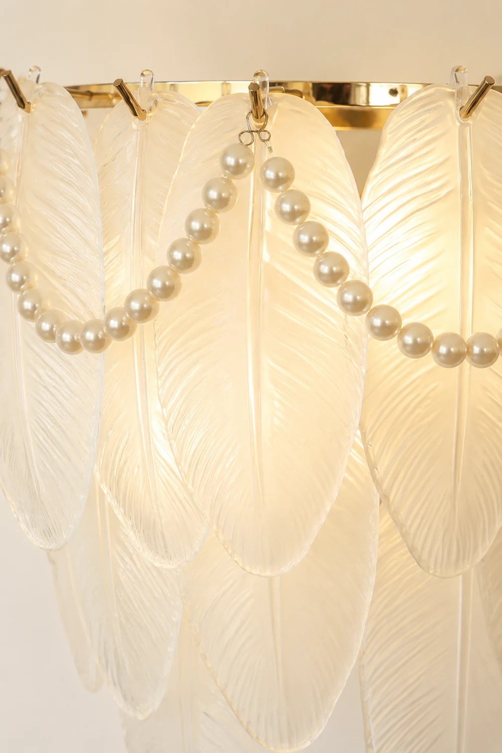 Feather Pearl Wall Lamp - Lumpaz