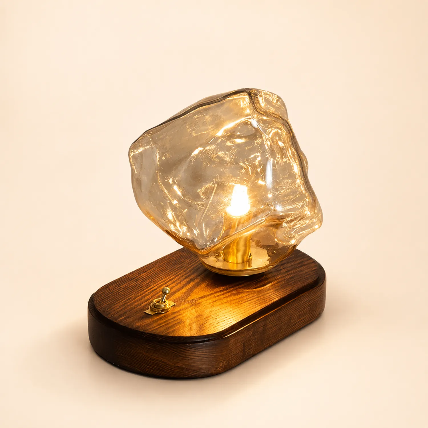 Ice Inspired Table Lamp - Lumpaz