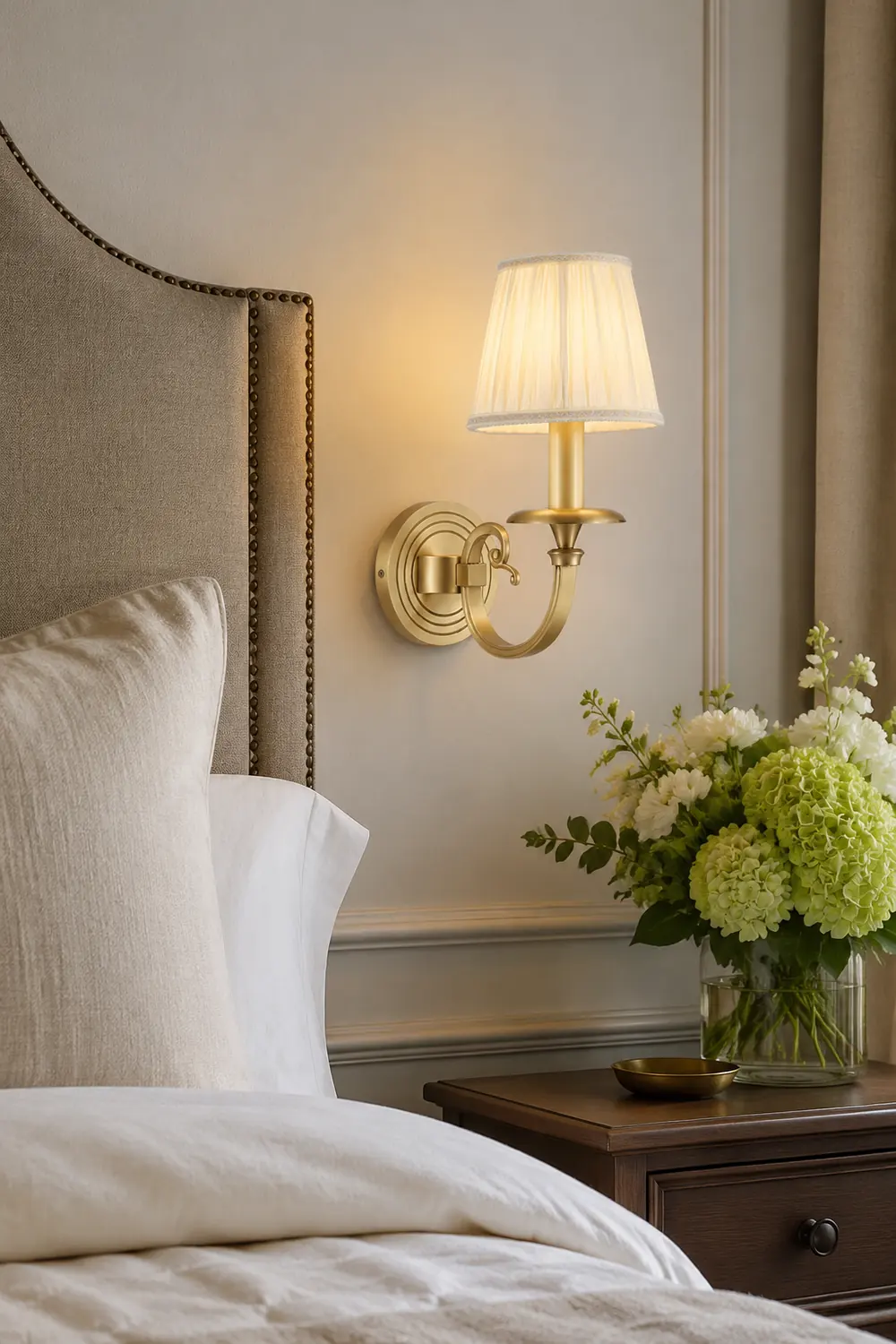 Pleated Brass Wall Lamp - Lumpaz