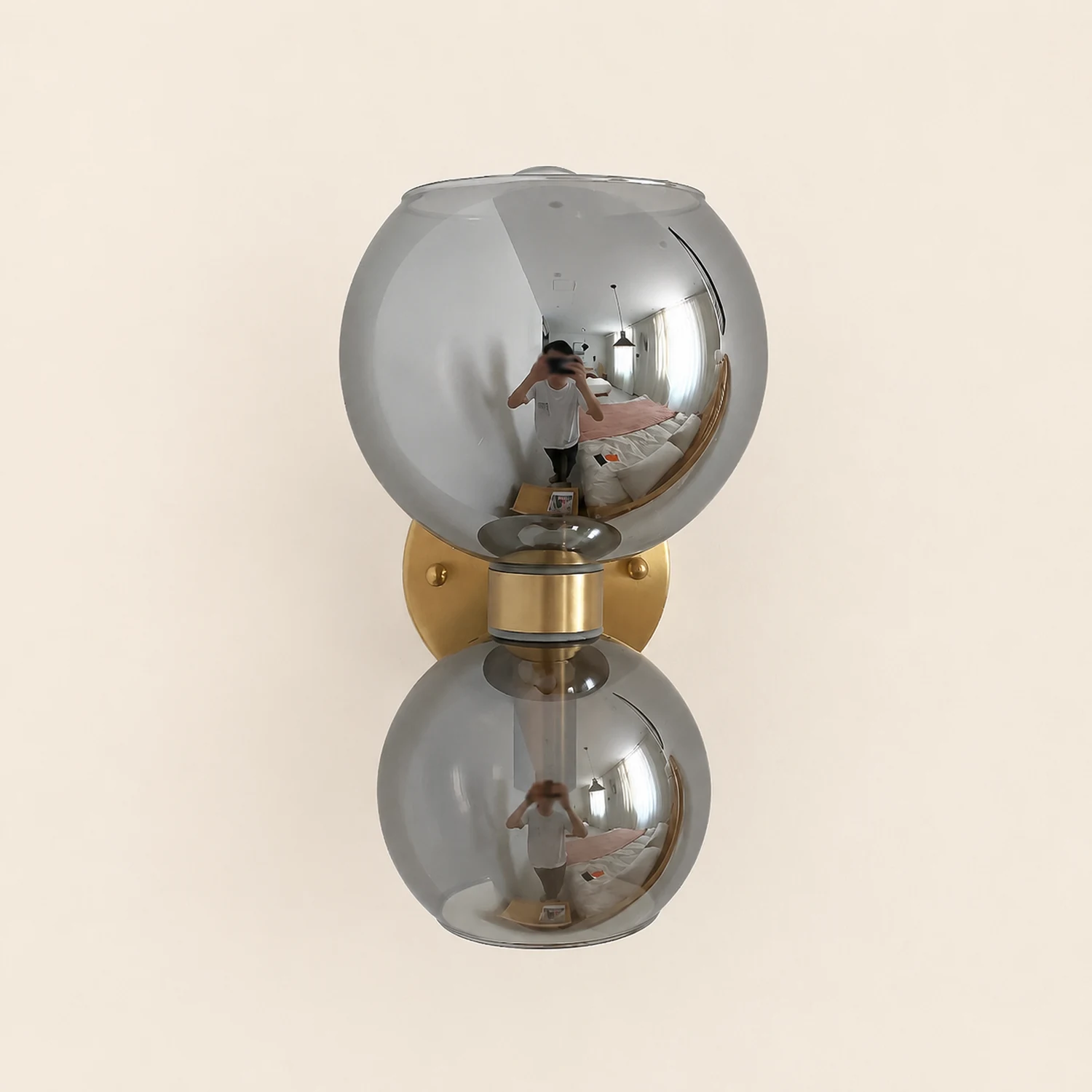 Round White Glass Bedroom Wall Lamp - Lumpaz