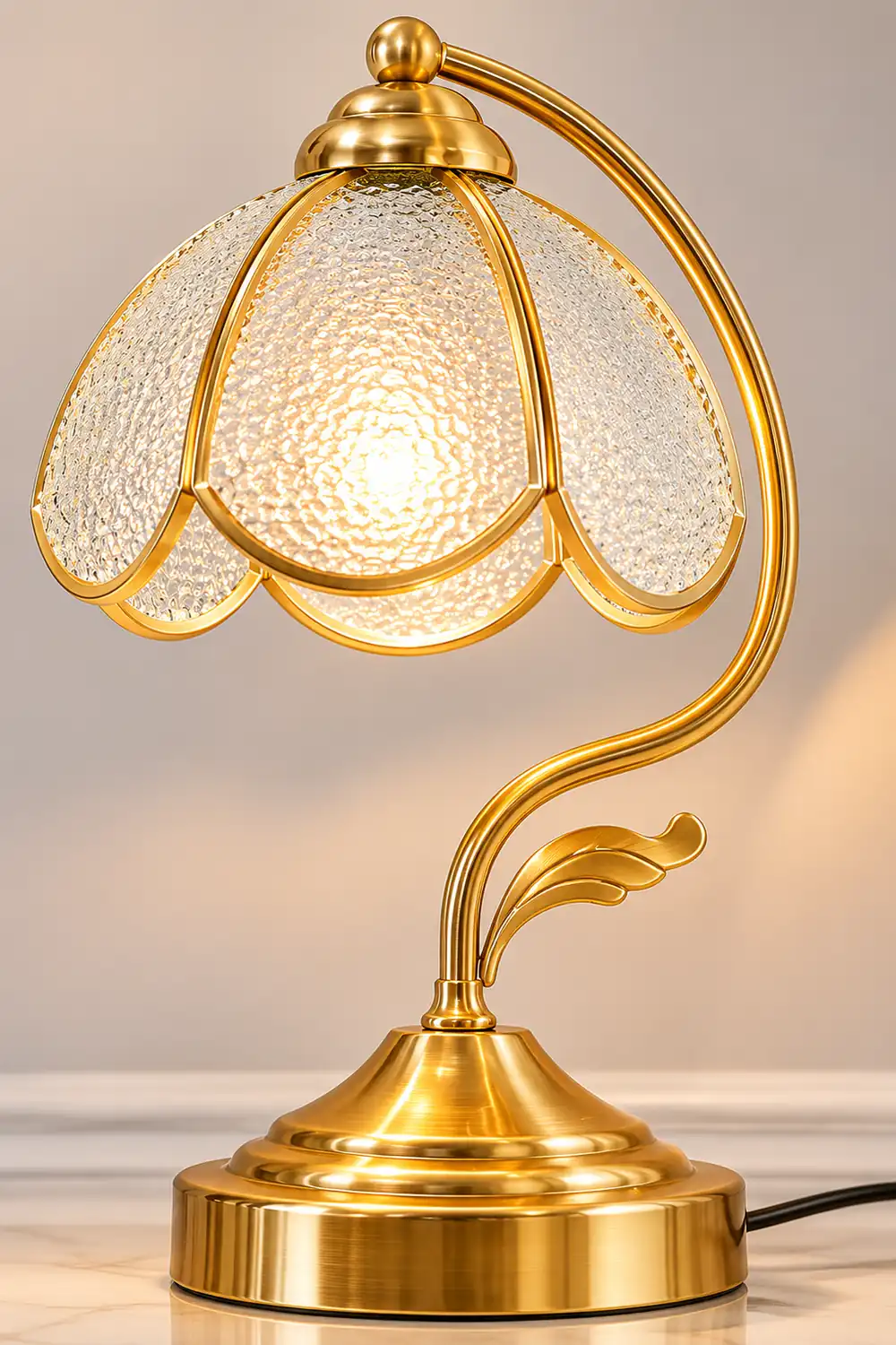 Vintage Tiffany Table Lamp - Lumpaz