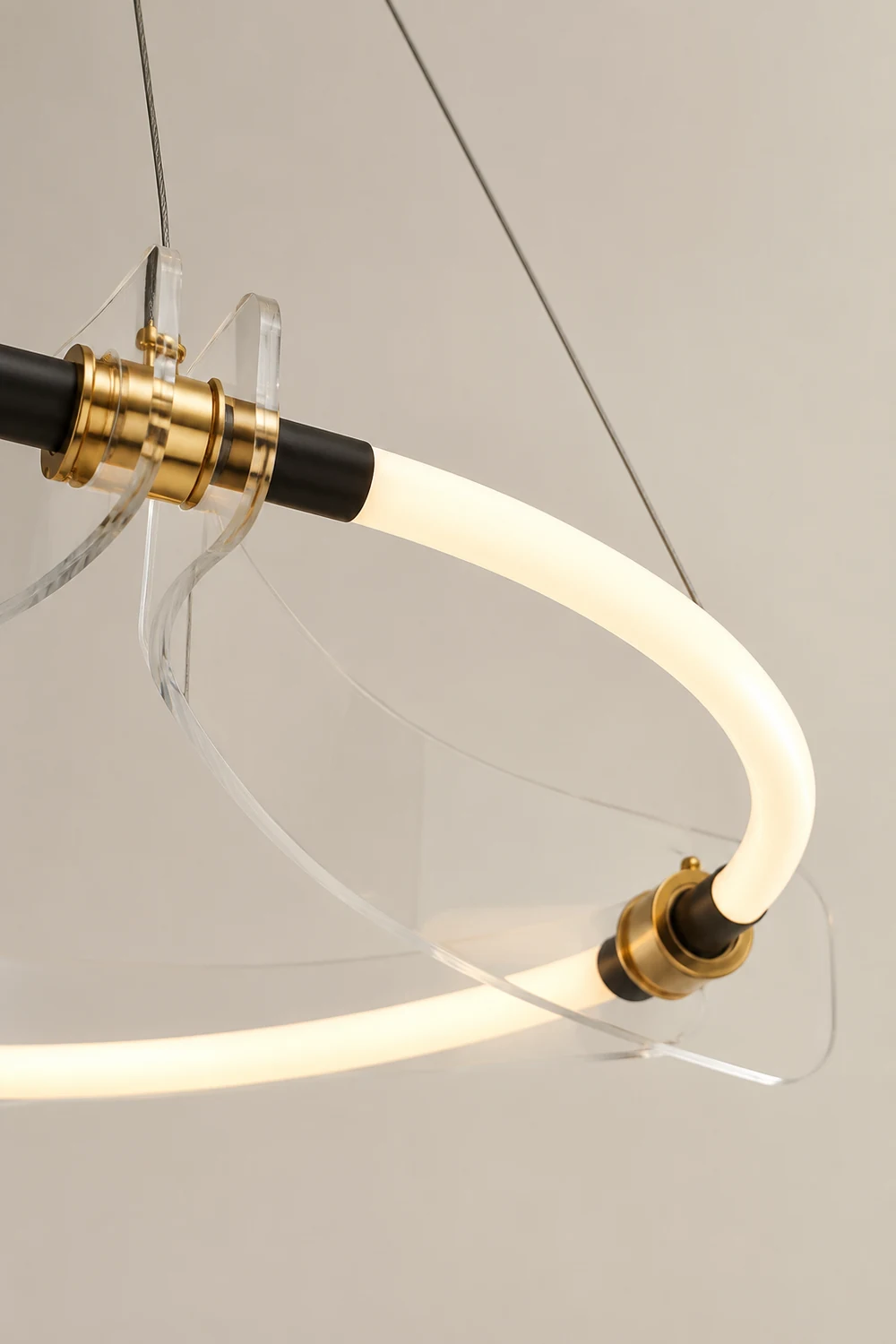 Four Acrylics Round Chandelier - Lumpaz