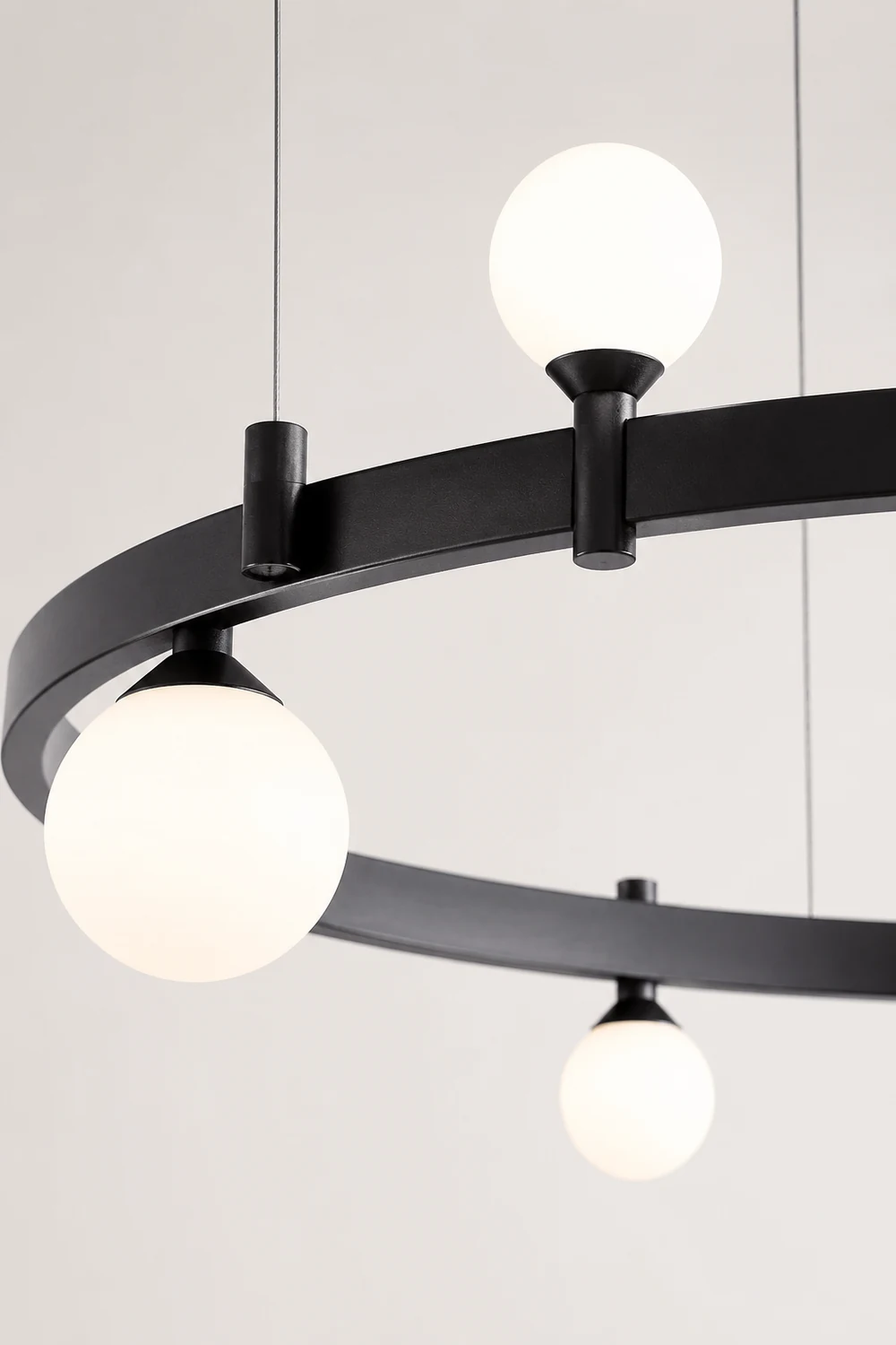 Stant Circular Chandelier - Lumpaz
