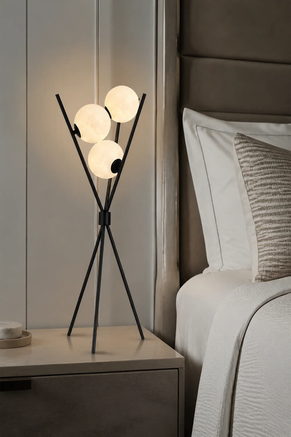 Moon Table Lamp - Lumpaz