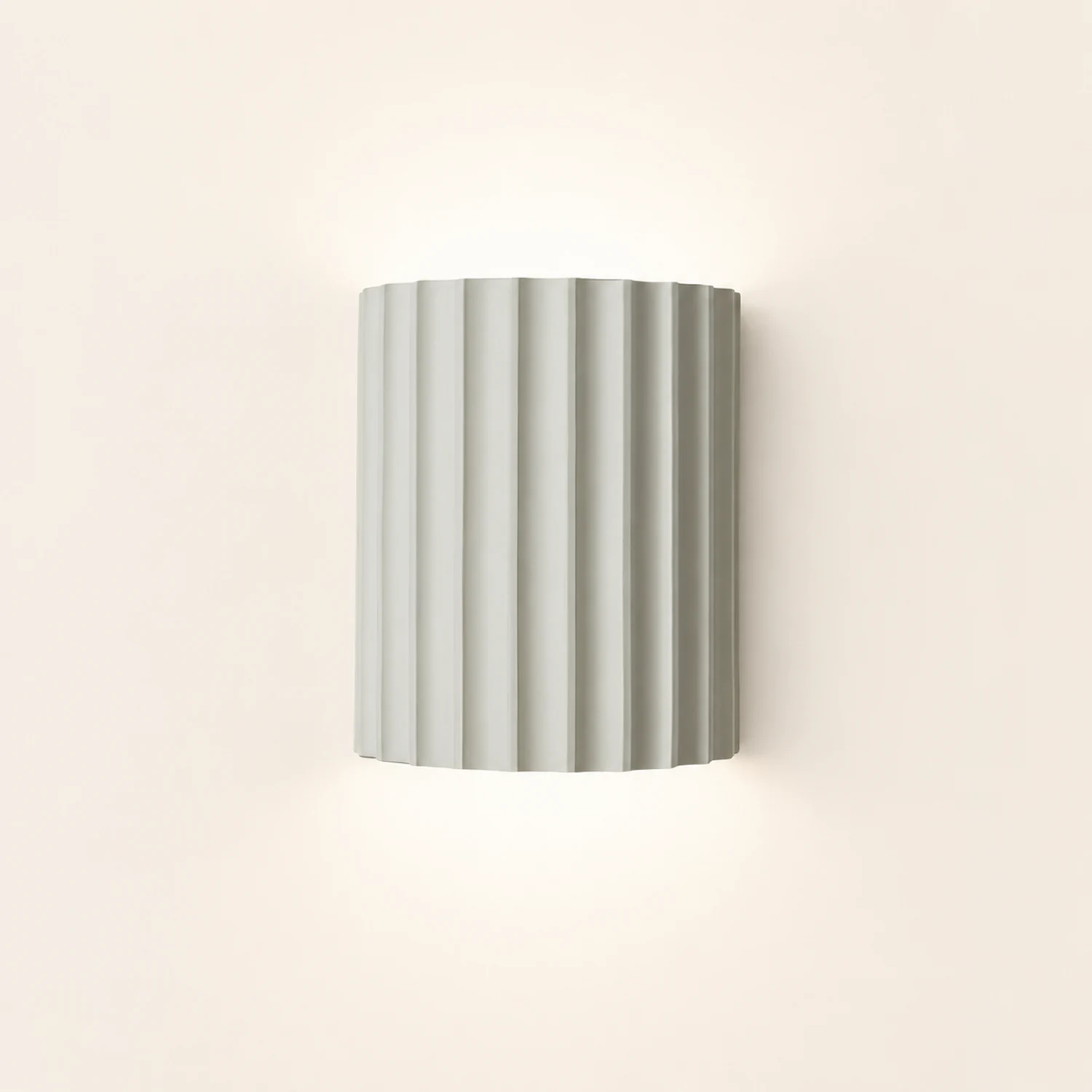 Fluted Resin Wall Lamp - Lumpaz
