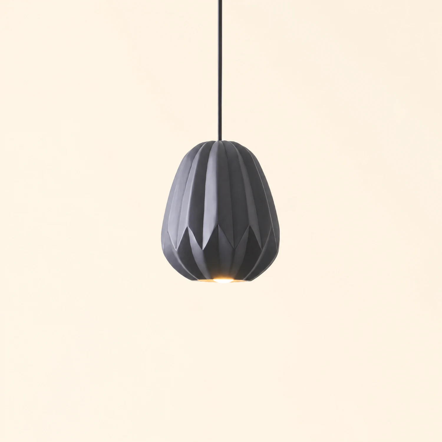 Papaya Resin Pendant Lamp - Lumpaz