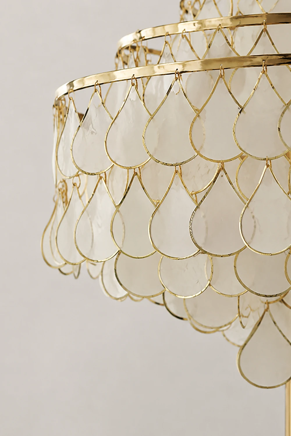 Vivant Shell Floor Lamp - Lumpaz