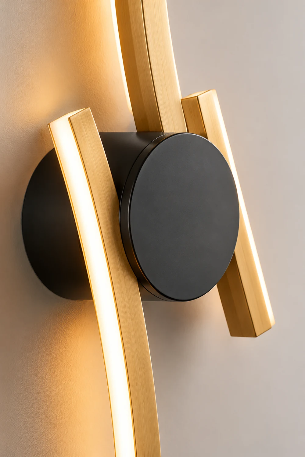 Curved Wall Lamp - Lumpaz