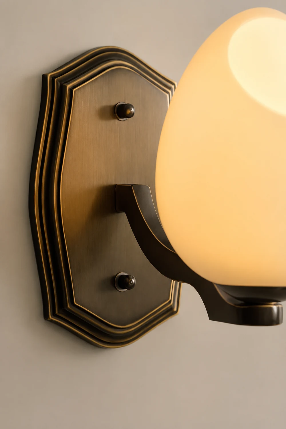 Egg Like Wall Lamp - Lumpaz