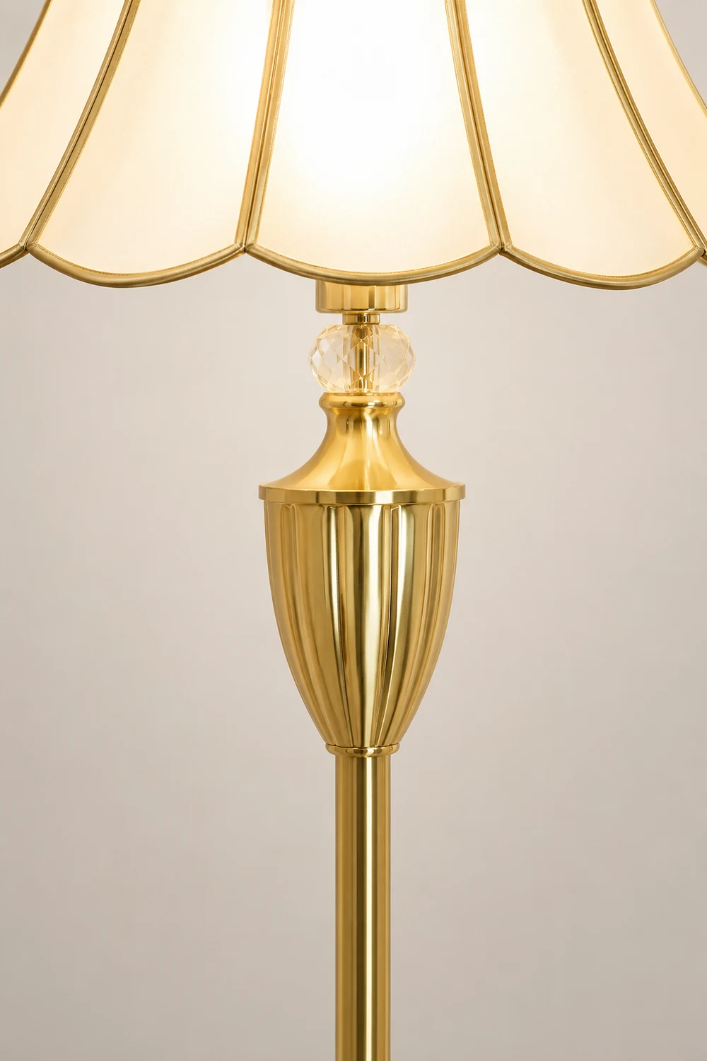 Kristall Brass Floor Lamp - Lumpaz