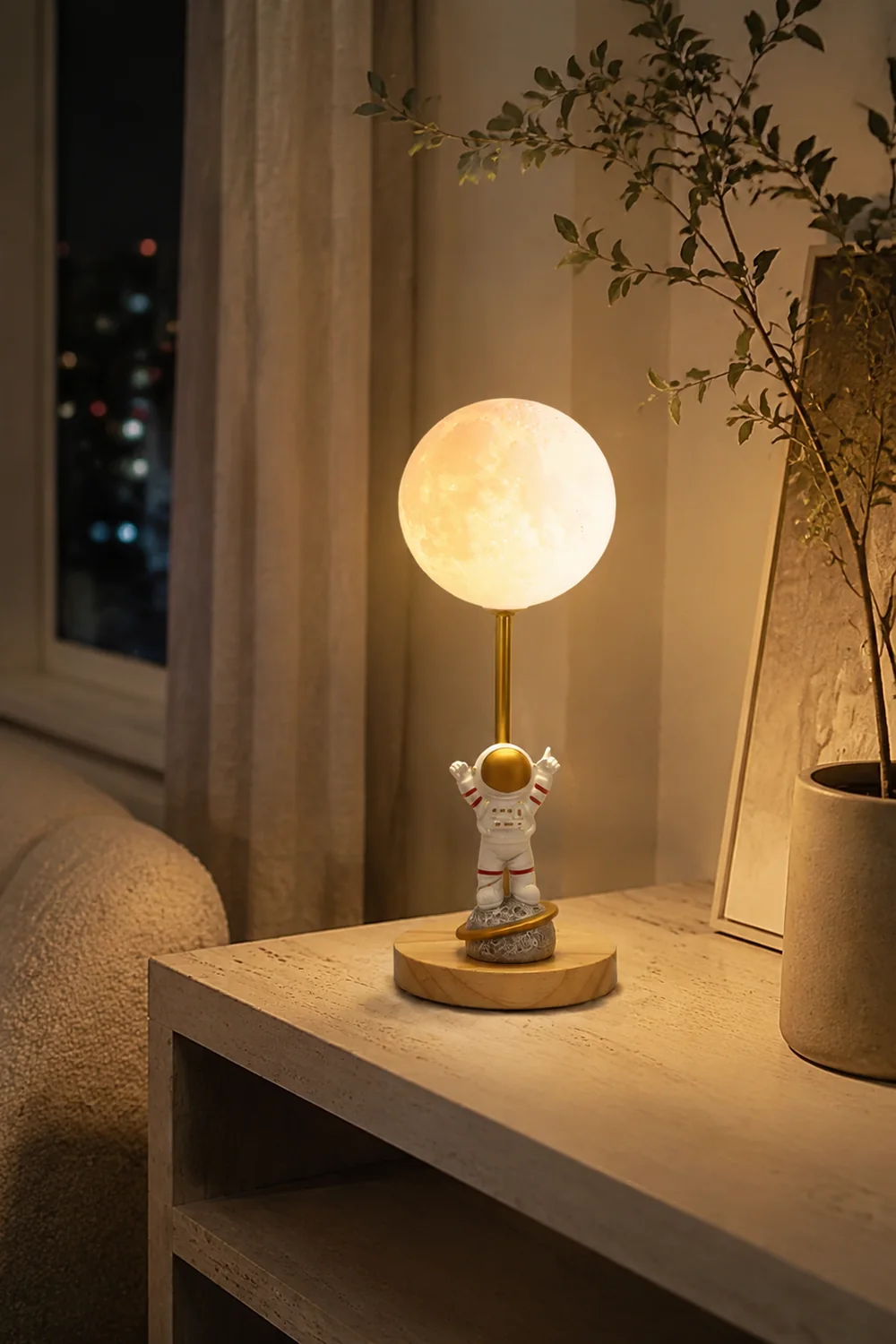 Creative Moon Table Lamp - Lumpaz