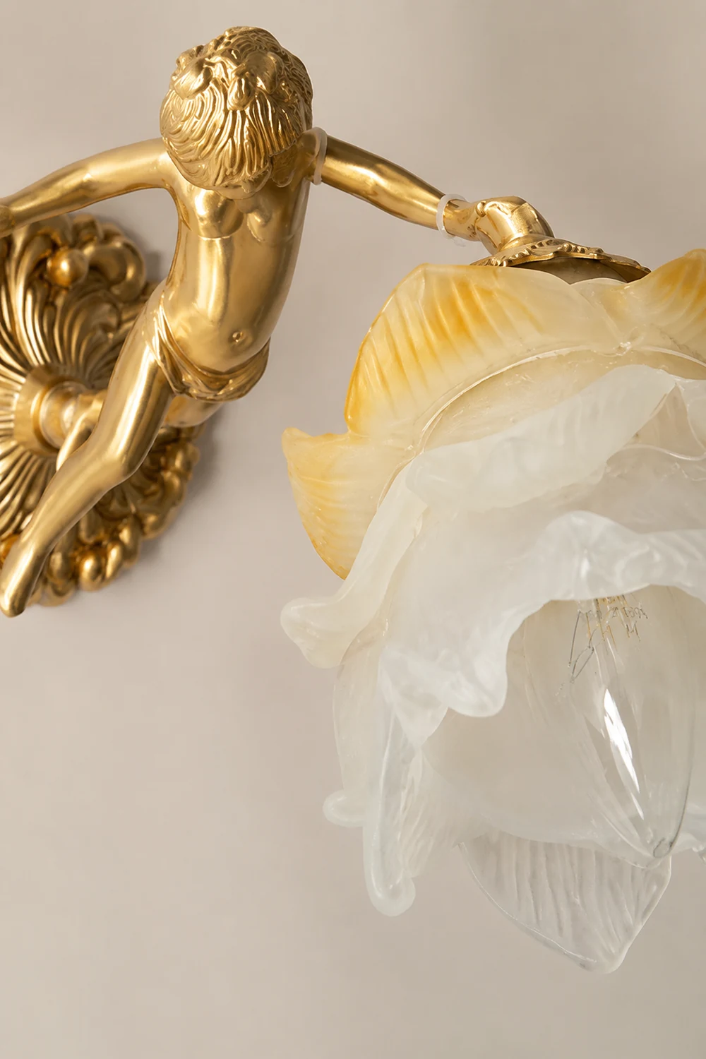Putti Statuettes Brass Wall Lamp - Lumpaz