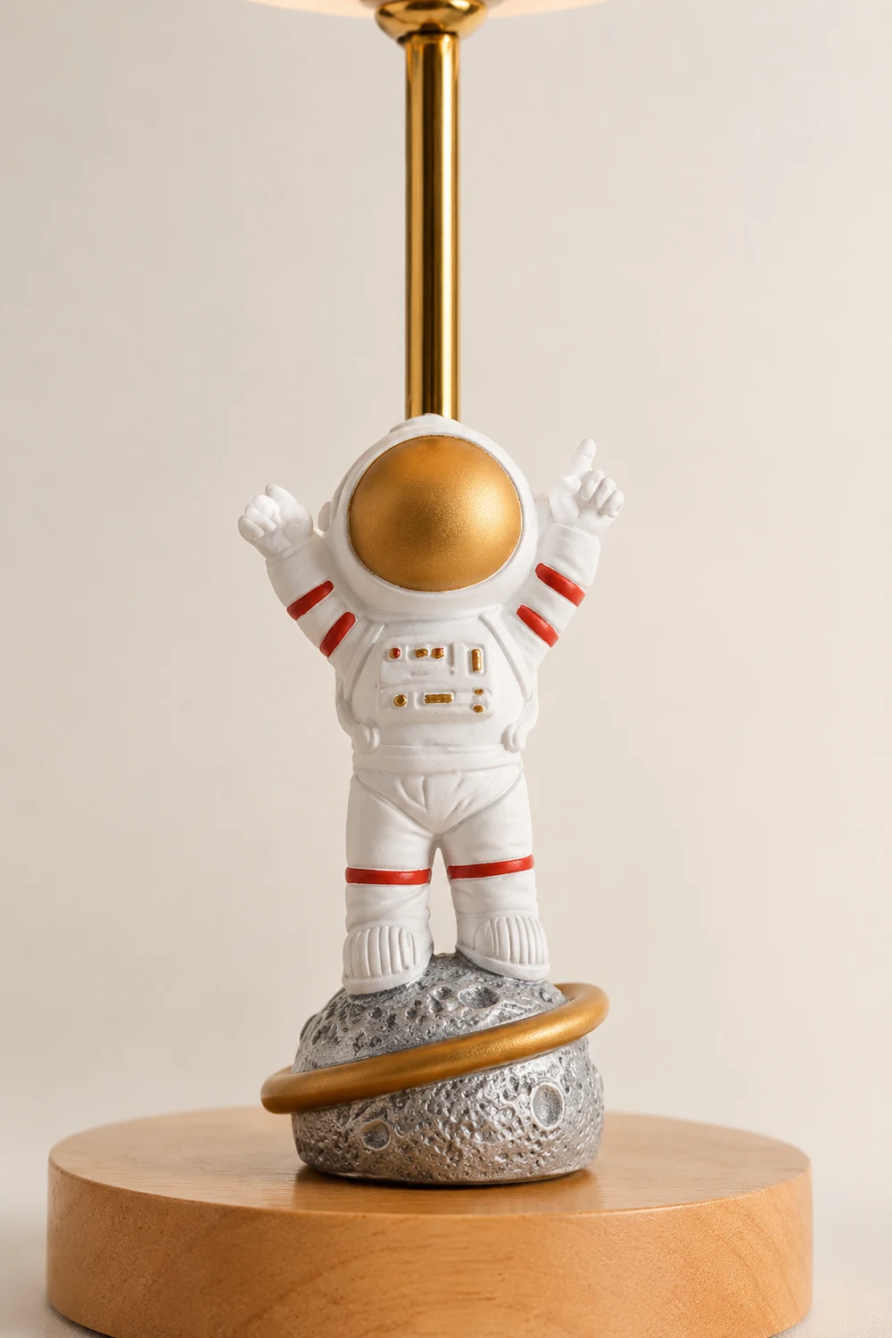 Creative Moon Table Lamp - Lumpaz