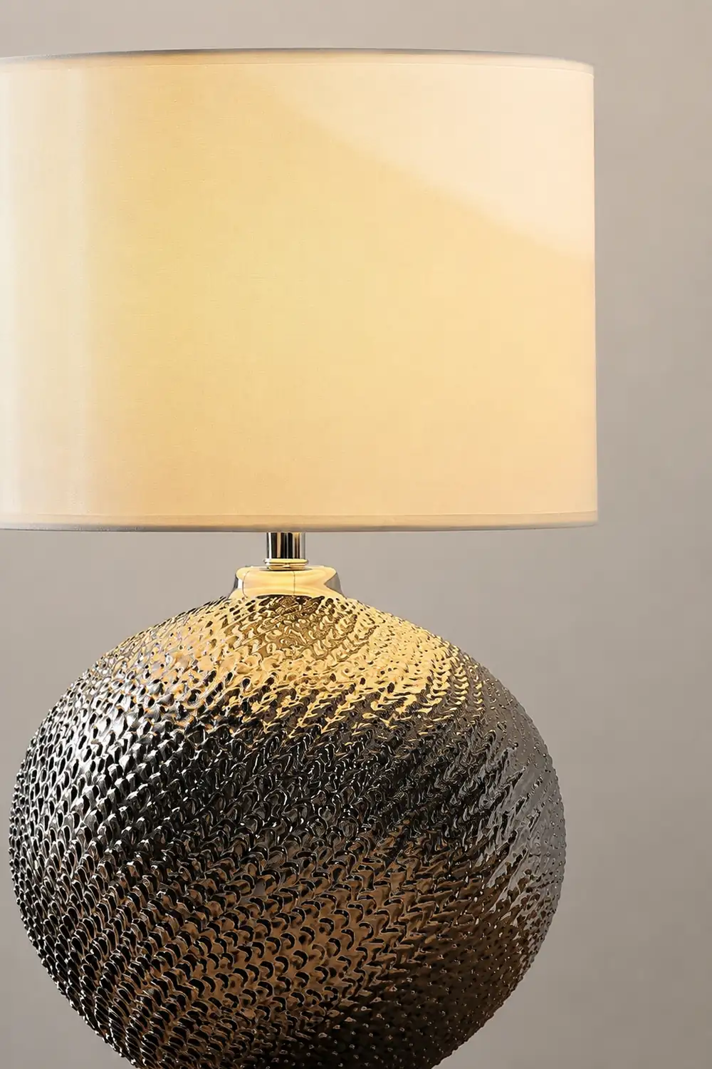Mabel Textured Ceramic Table Lamp - Lumpaz