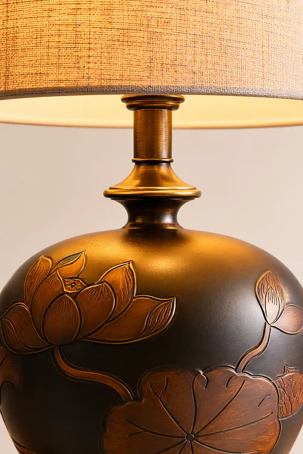 Fish Motif Ceramic Table Lamp - Lumpaz