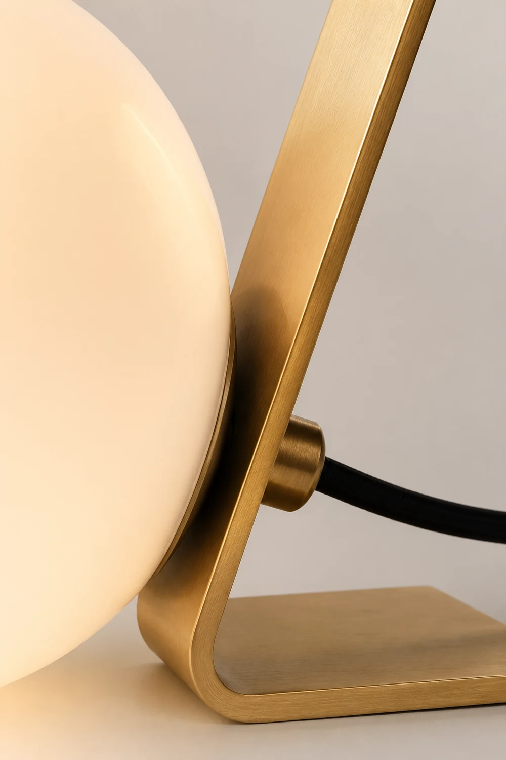 Daphne Table Lamp - Lumpaz
