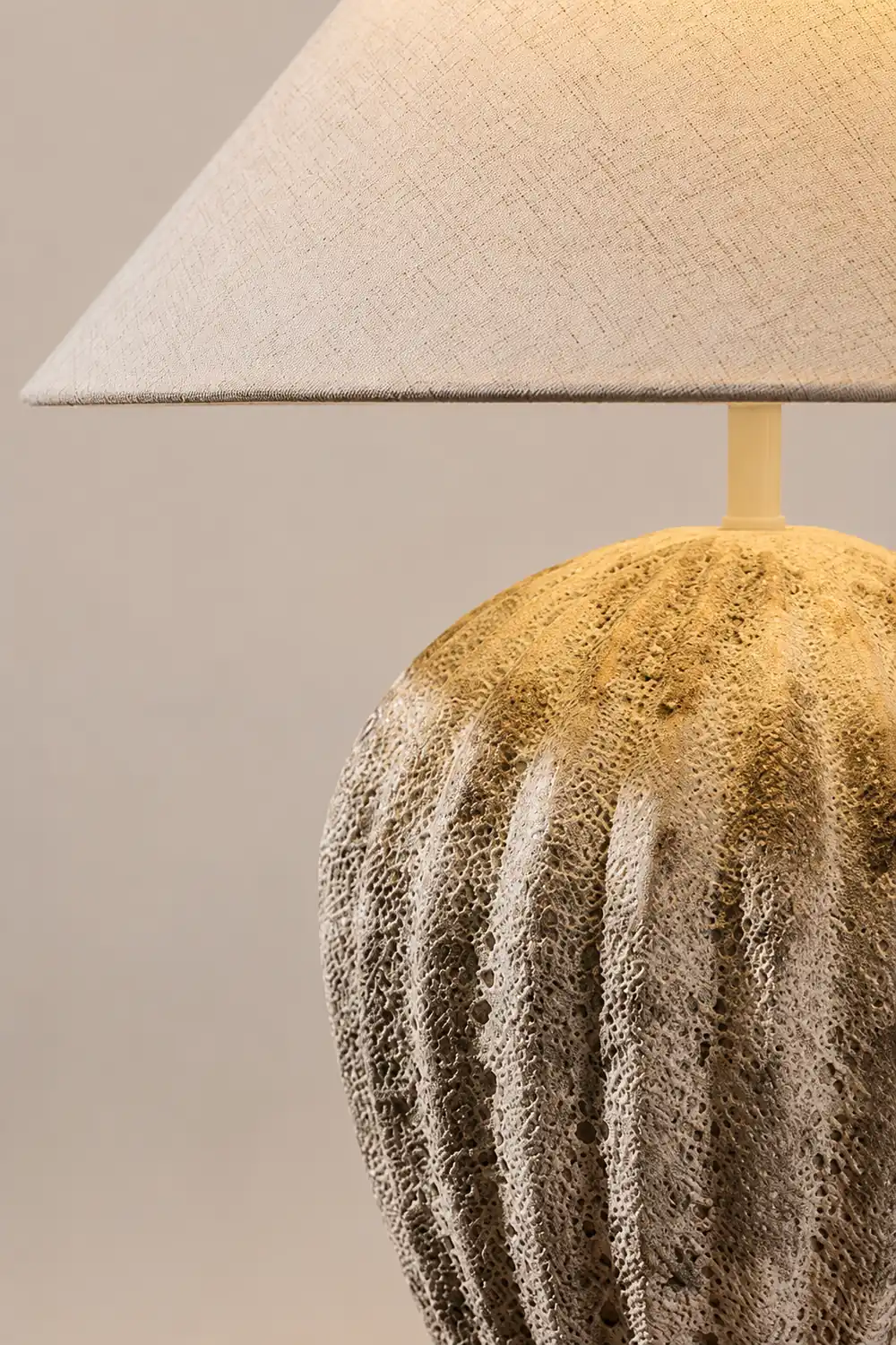 Fluted Ceramic Table Lamp - Lumpaz