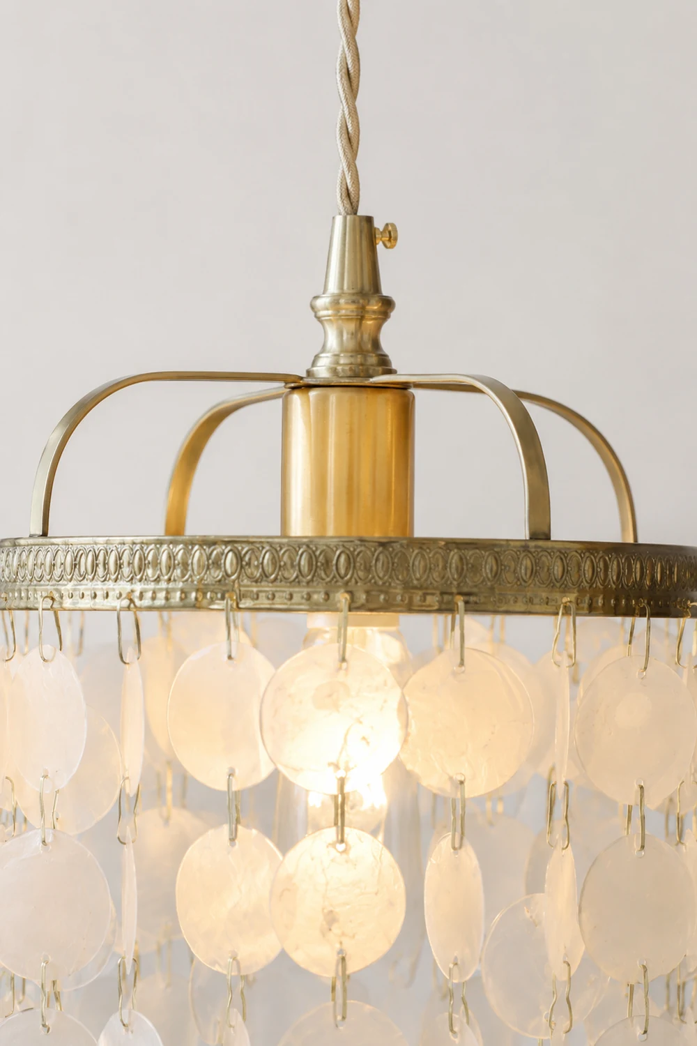 Shell Pendant Lamp - Lumpaz