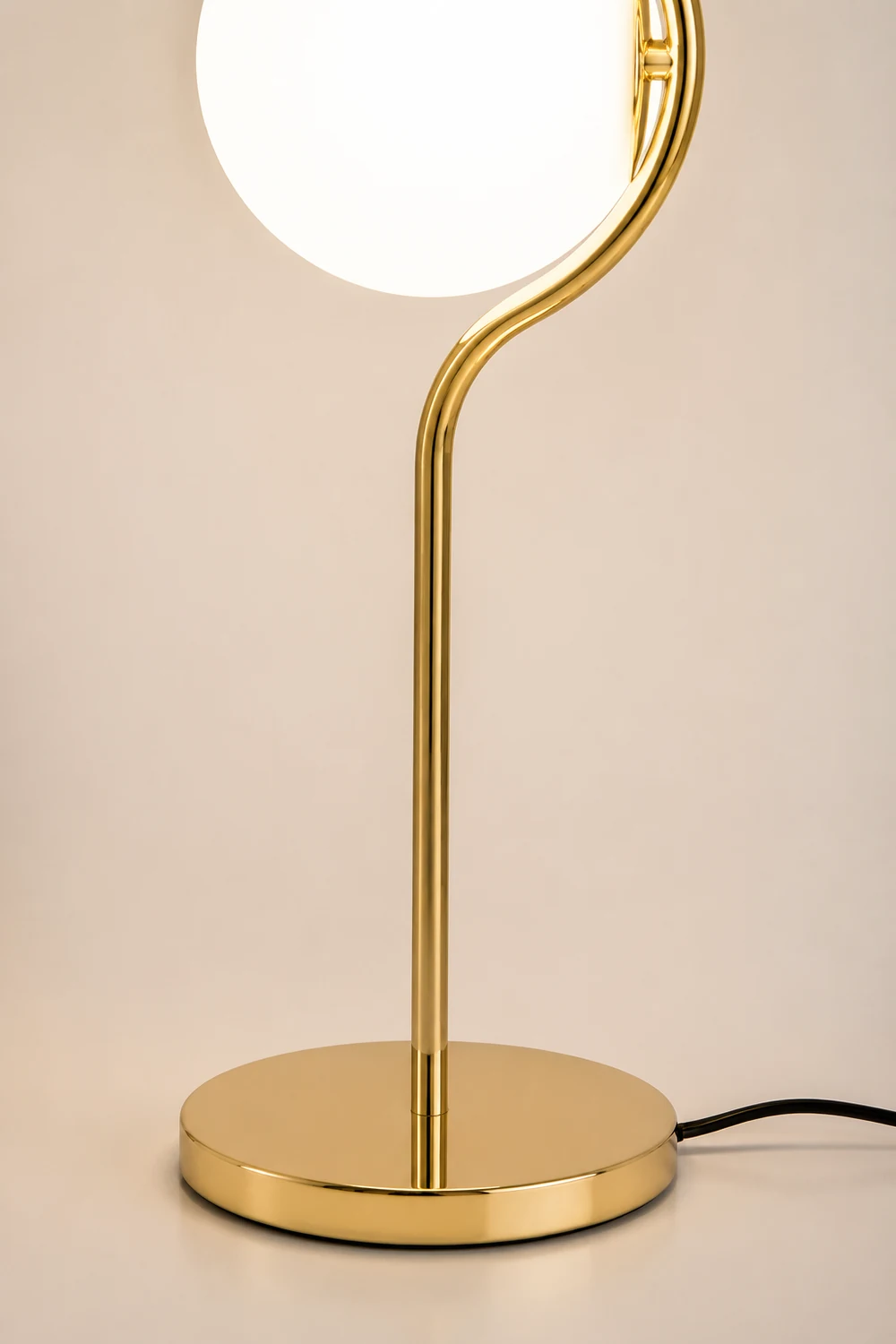 Levita Table Lamp - Lumpaz