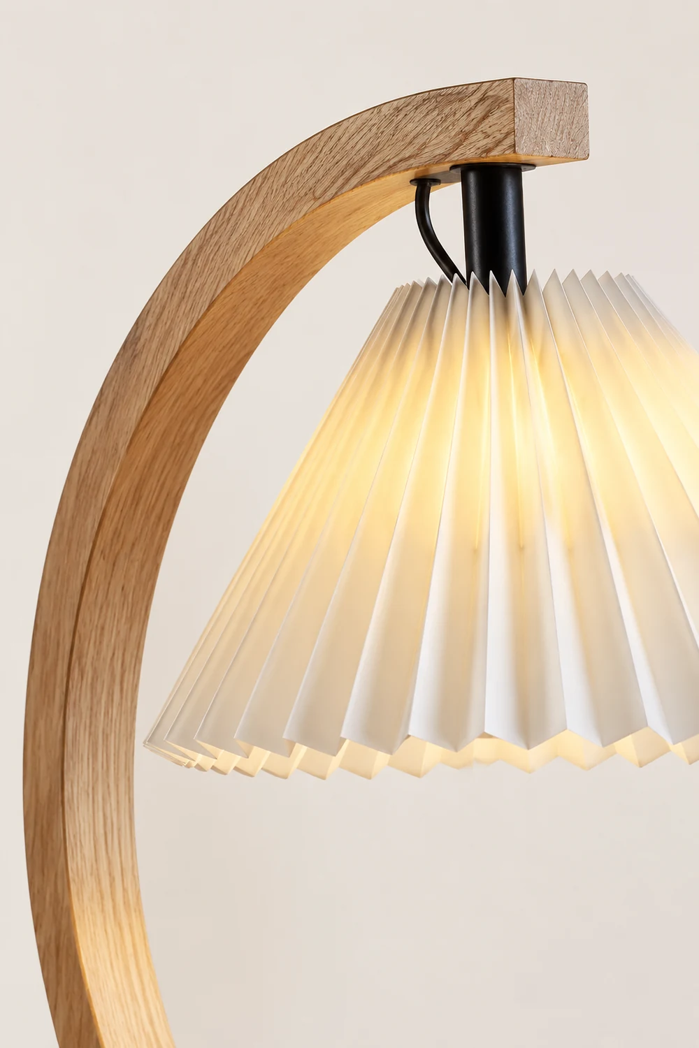 Caprani Wooden Table Lamp - Lumpaz
