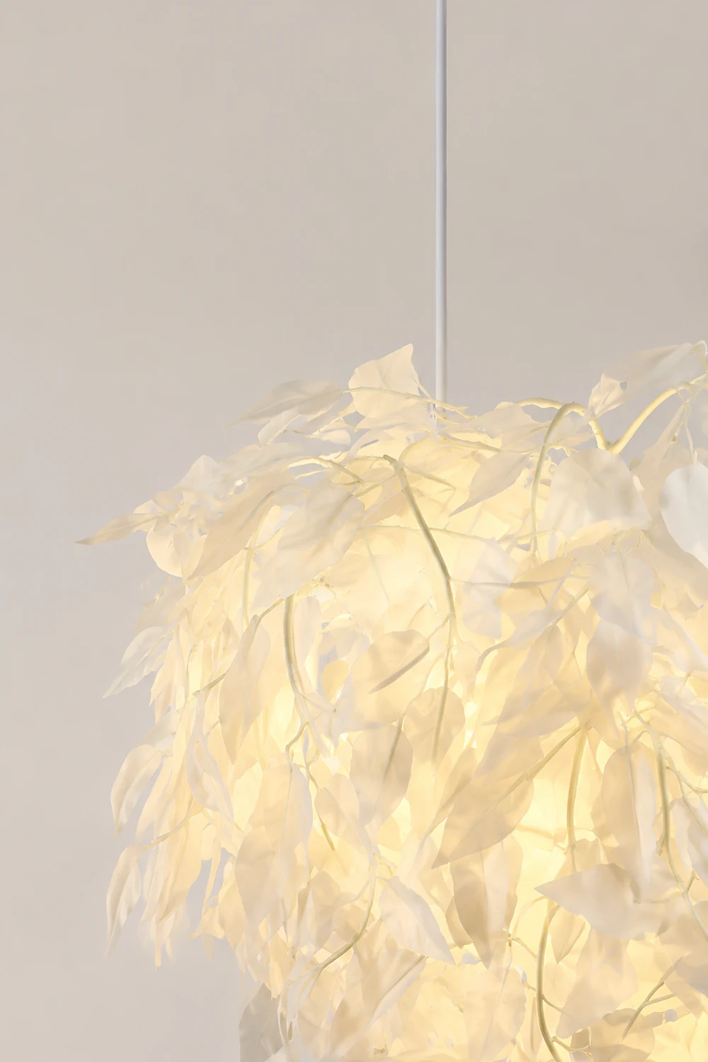 Plastic Leaves Pendant Lamp - Lumpaz