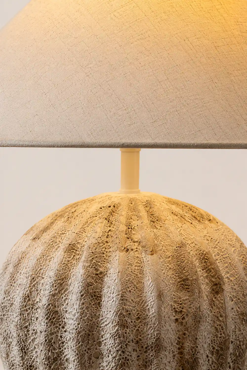 Fluted Ceramic Table Lamp - Lumpaz