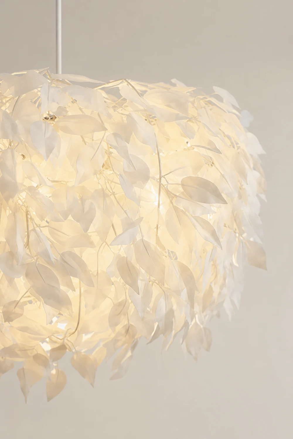 Plastic Leaves Pendant Lamp - Lumpaz