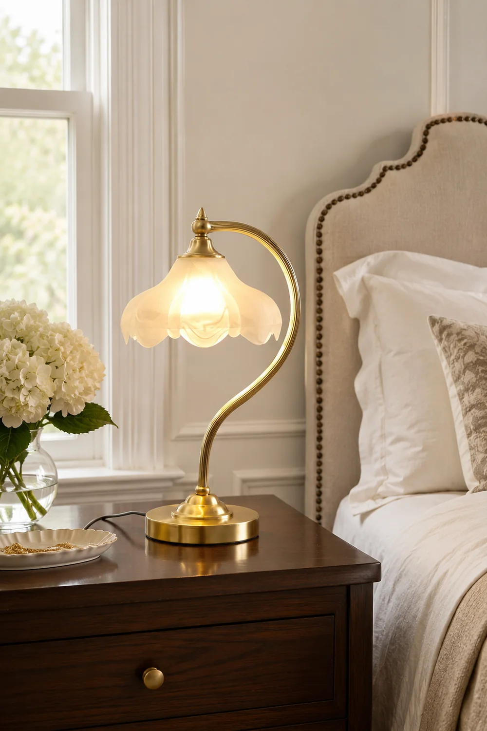 Magnolya Flower Table Lamp - Lumpaz