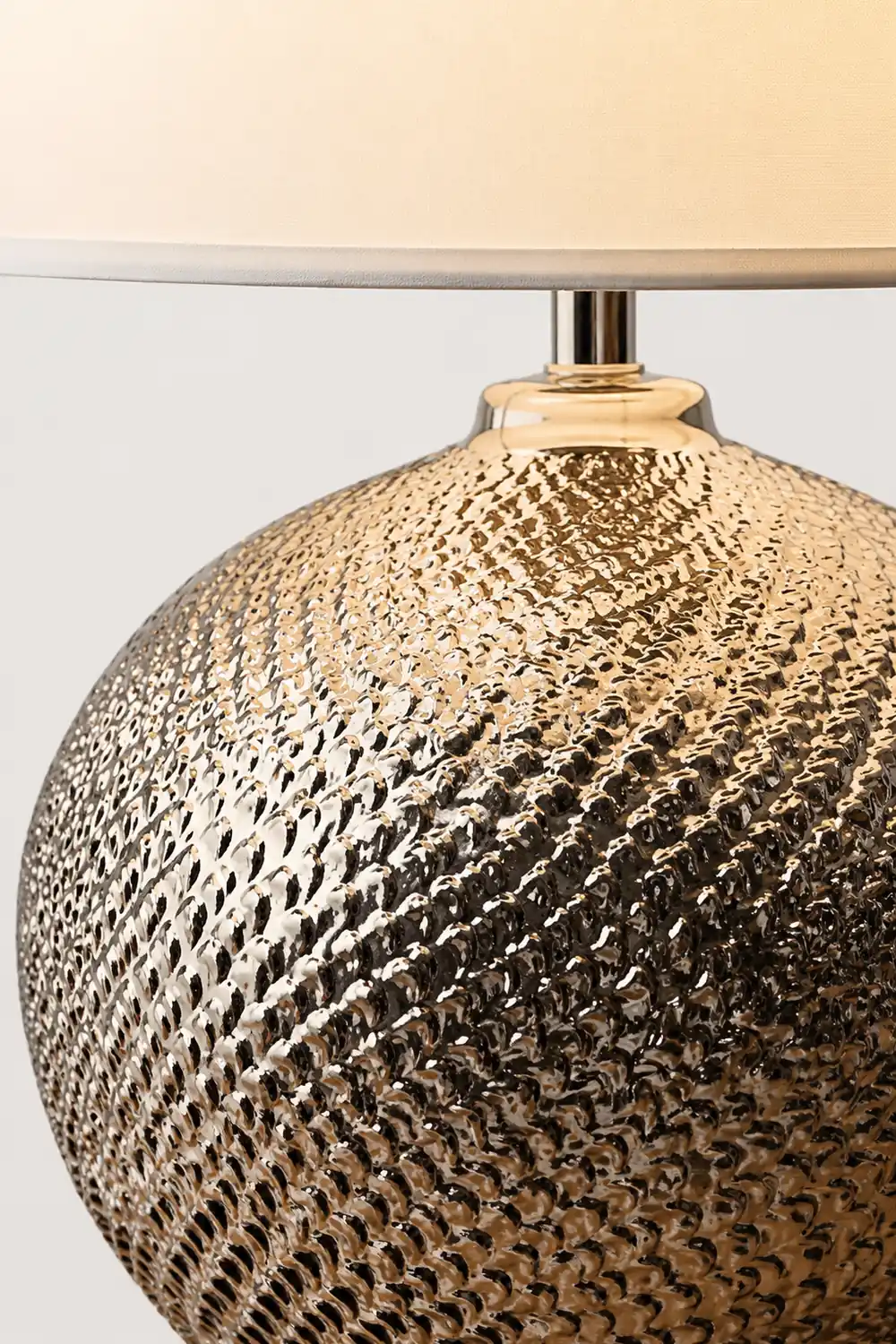 Mabel Textured Ceramic Table Lamp - Lumpaz
