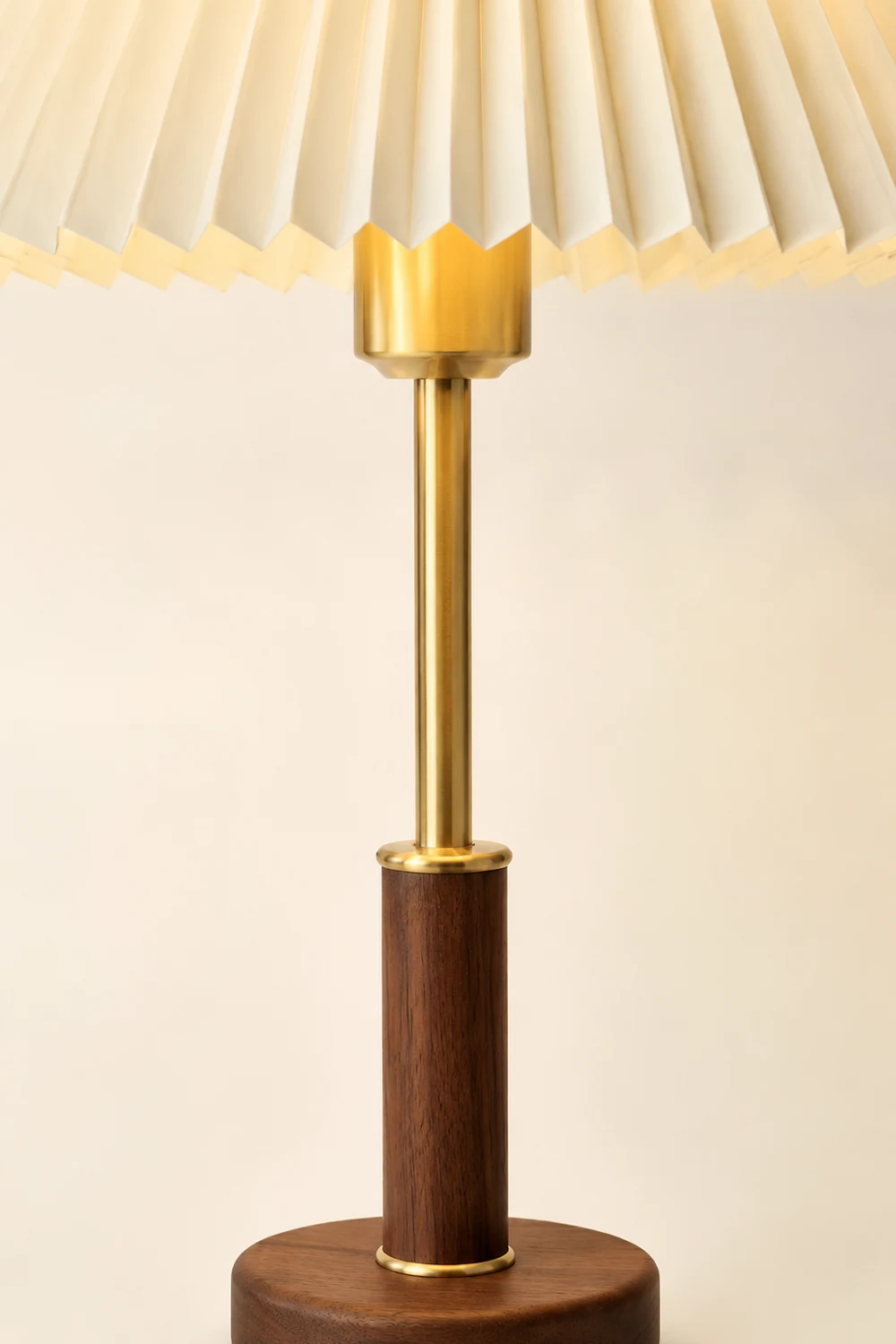Pleated Wooden Table Lamp - Lumpaz