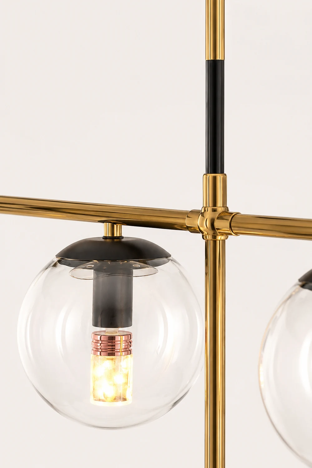 Fulesi Globe Chandelier - Lumpaz