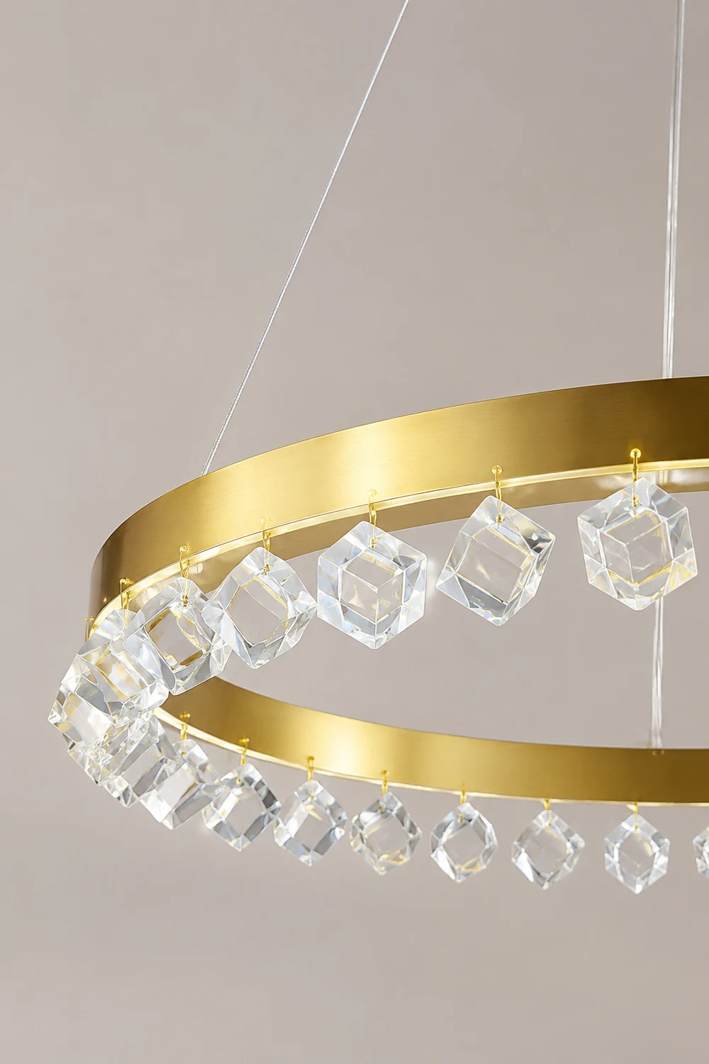 Loop Crystal Chandelier - Lumpaz