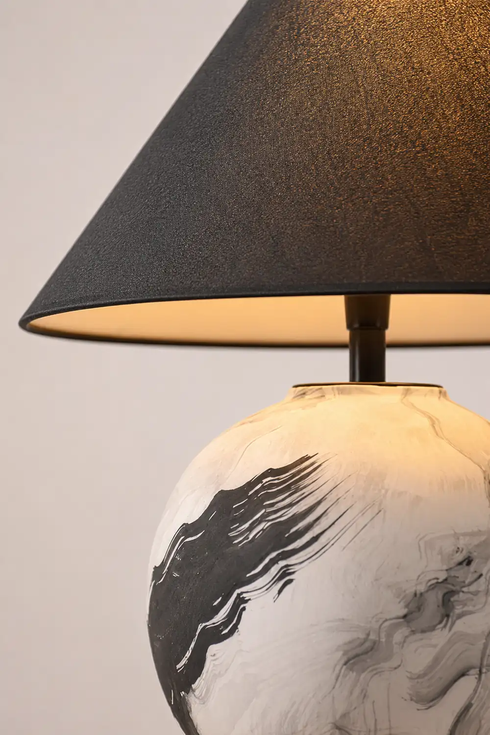 Mcnally Table Lamp - Lumpaz