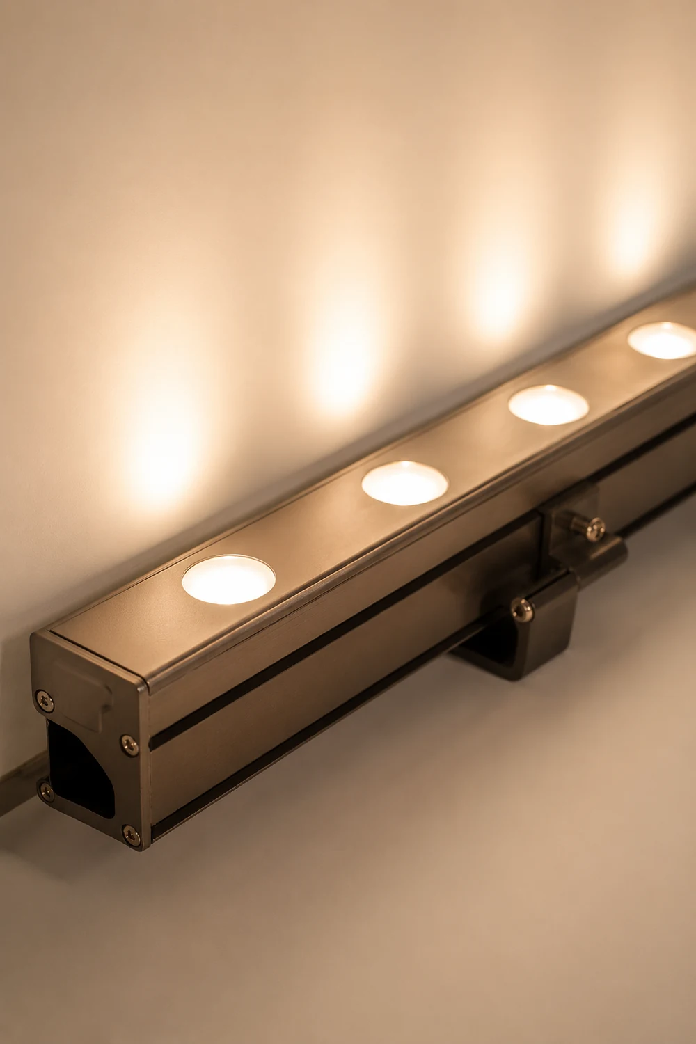 DC24V LED Waterproof Smart Outdoor Wall Washer Light with Shading Plate - Lumpaz