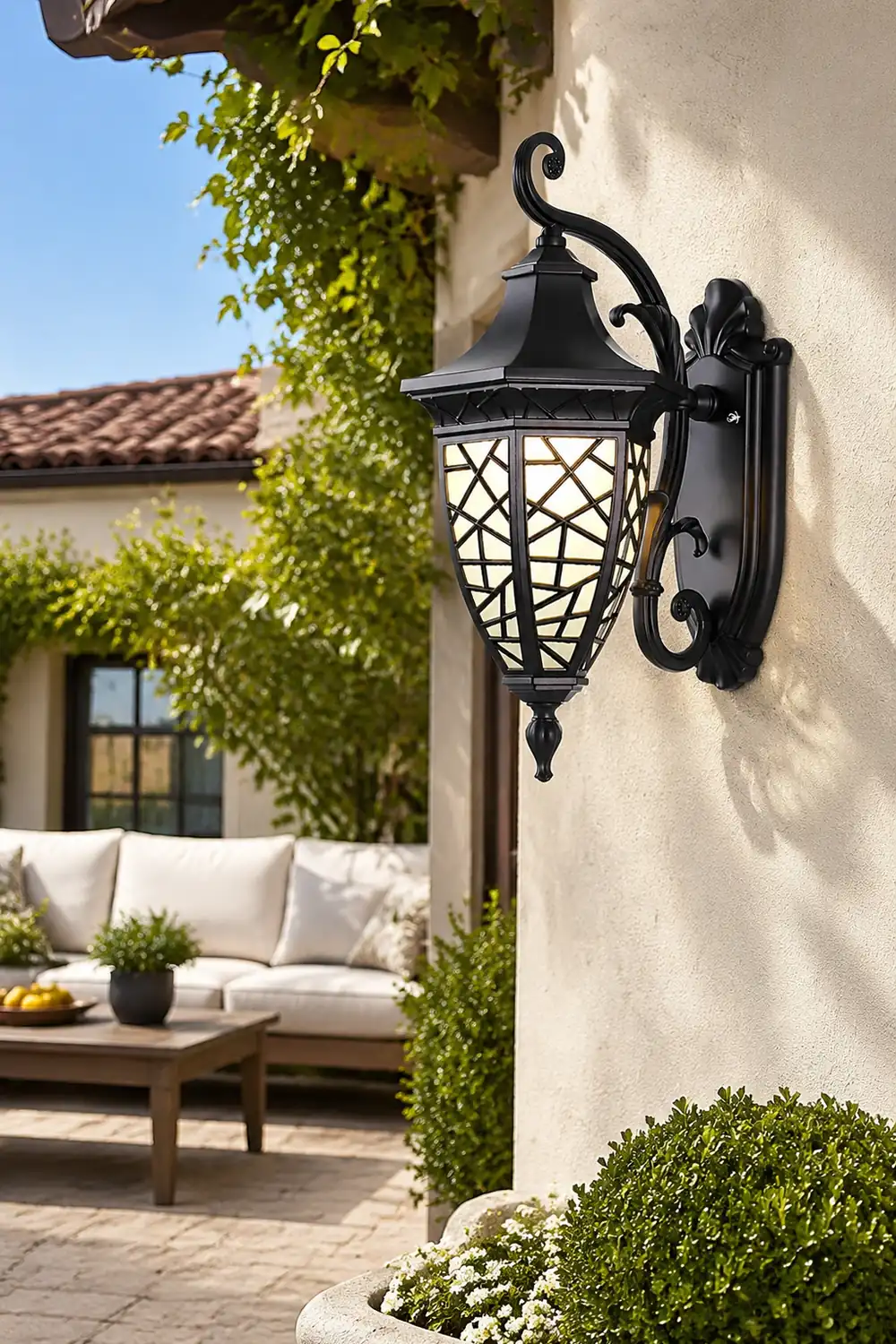 Retro Pattern Waterproof Black American Style Solar Powered Wall Lamp - Lumpaz