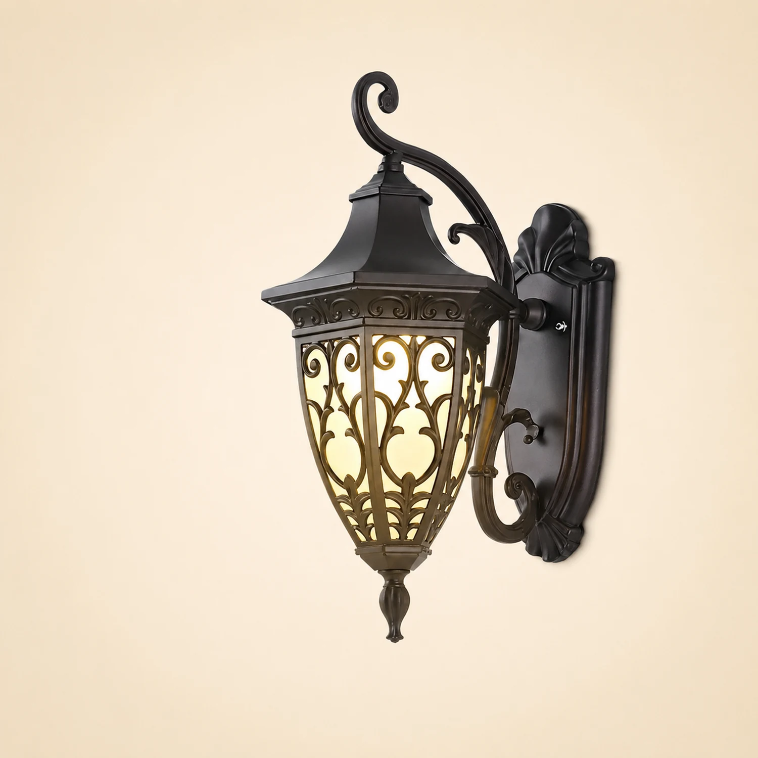 Vintage Flower Pattern Waterproof Black American Style Solar Wall Lamp - Lumpaz